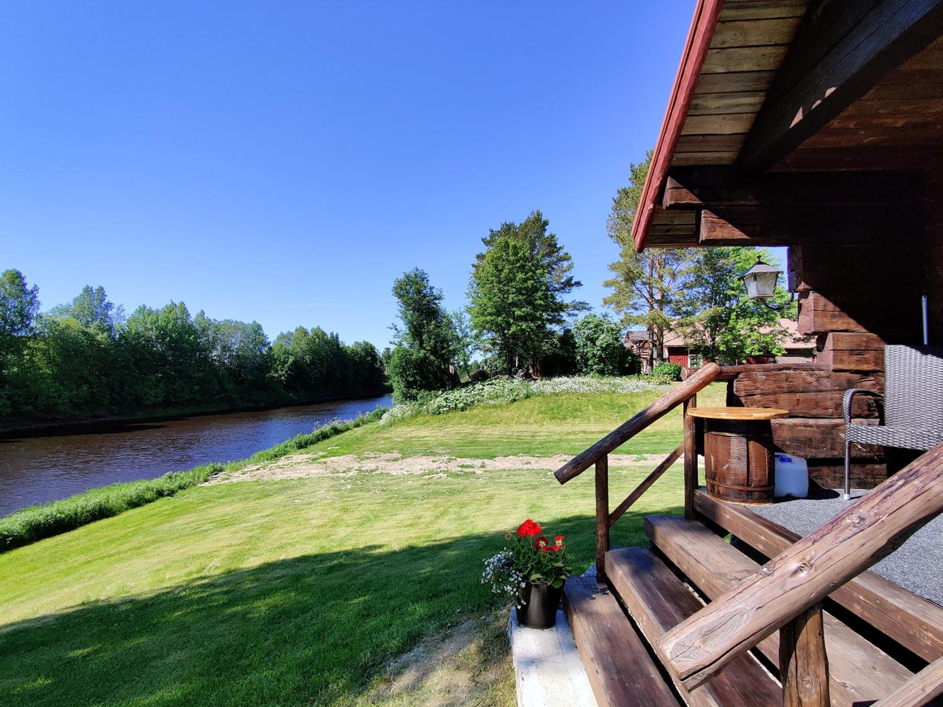 Bungalow - Water Front  - Photo 1