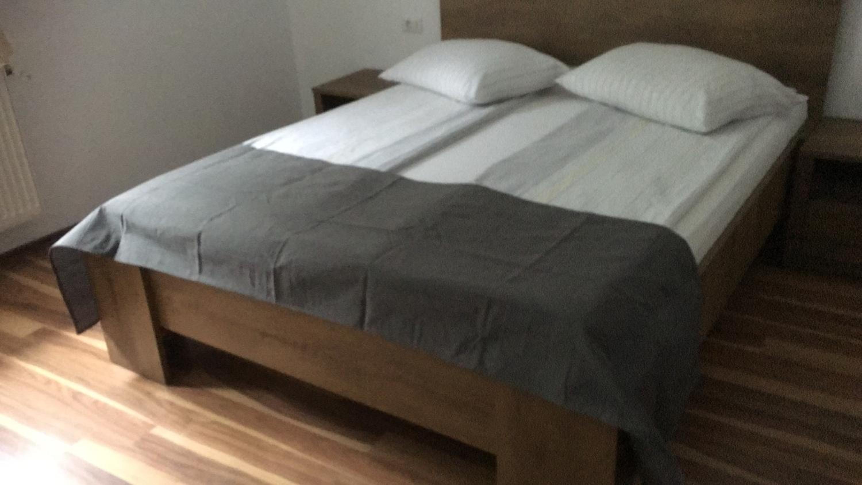 Double Room with Private Bathroom - Photo 11