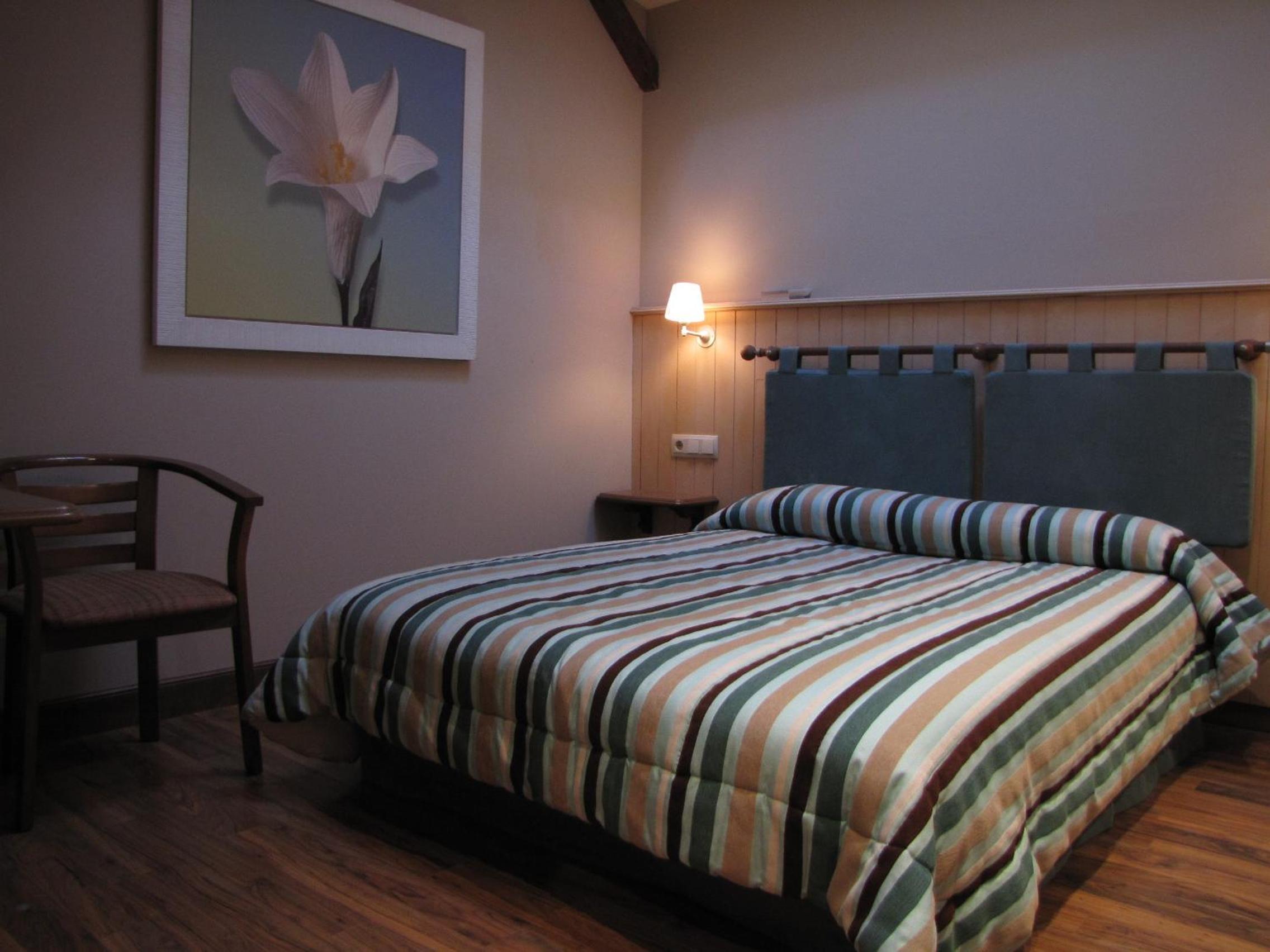 Double or Twin Room - Photo 5