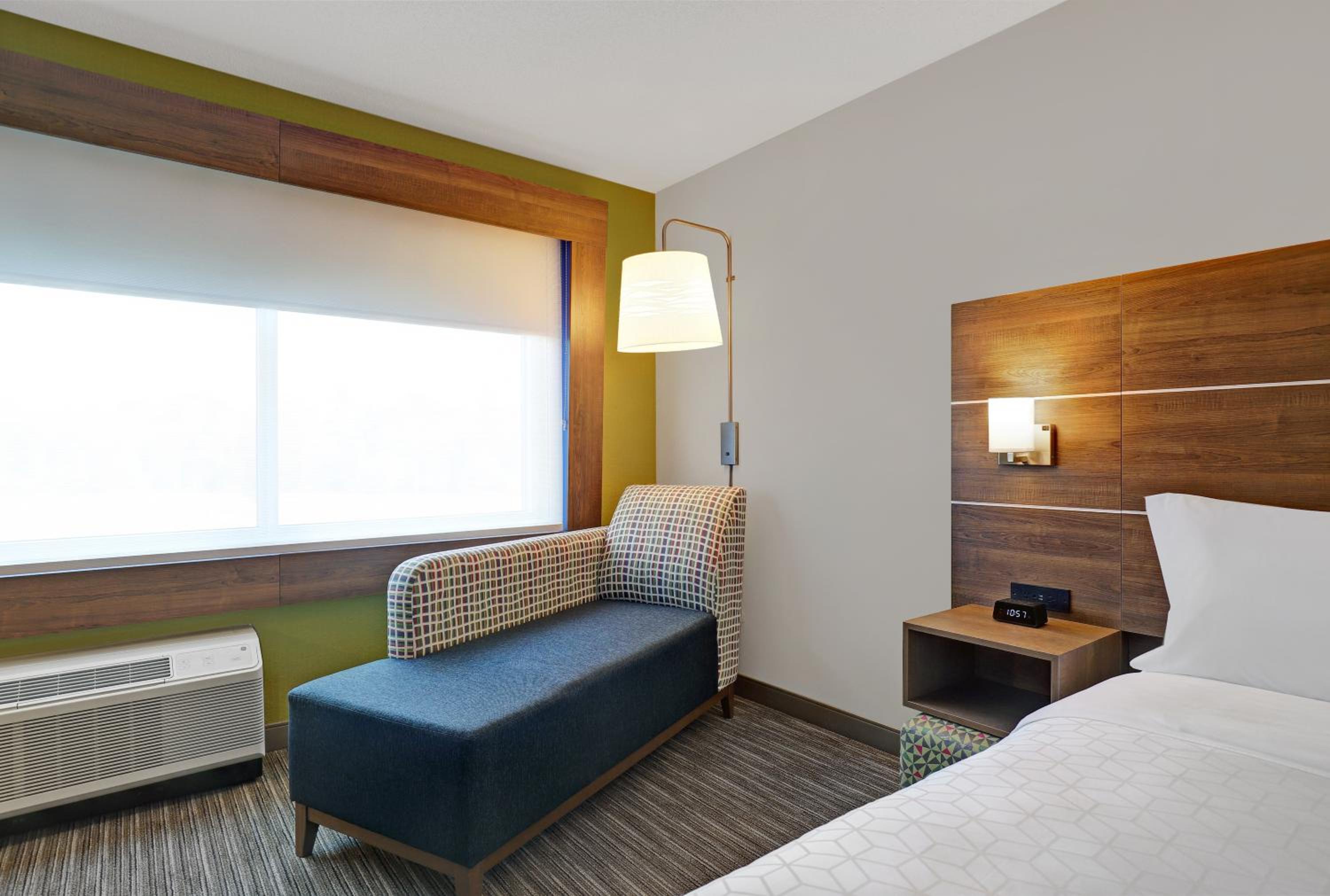 Standard King Room - Photo 3