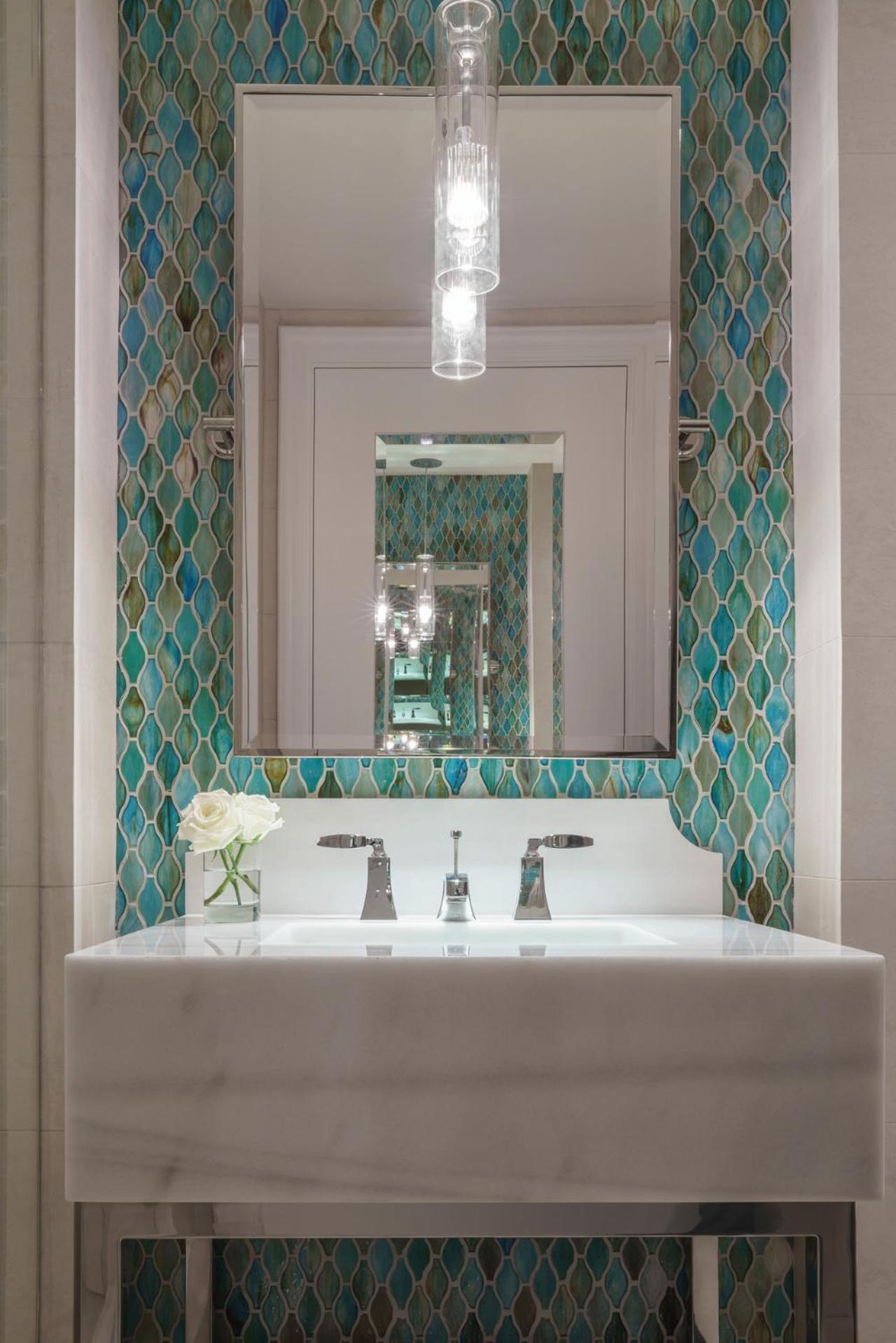Lake View Deluxe Suite photo 3