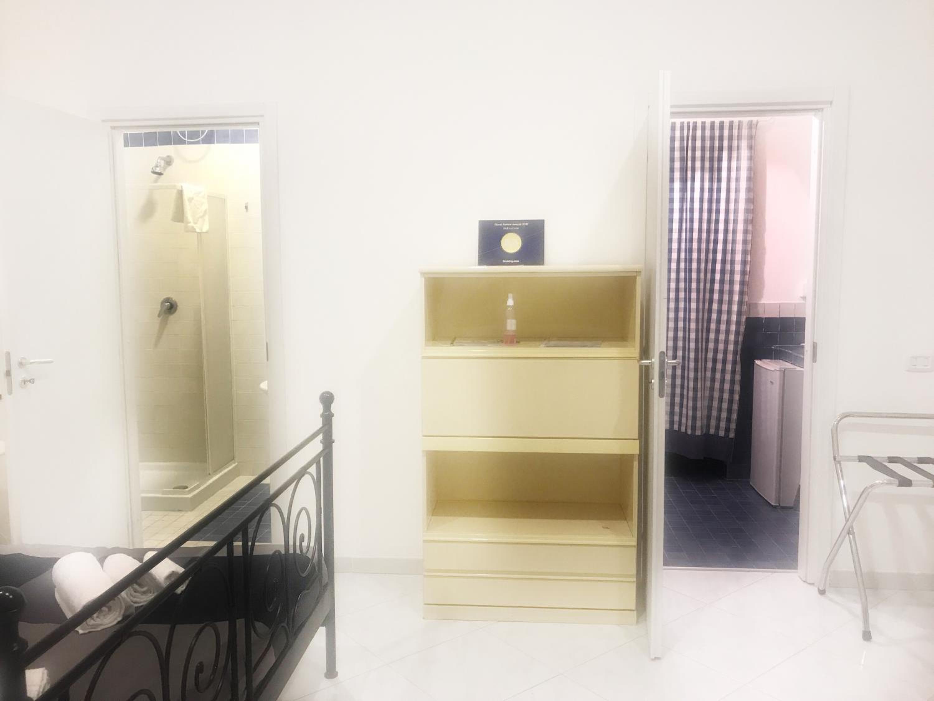 One-Bedroom Apartment - Photo 13