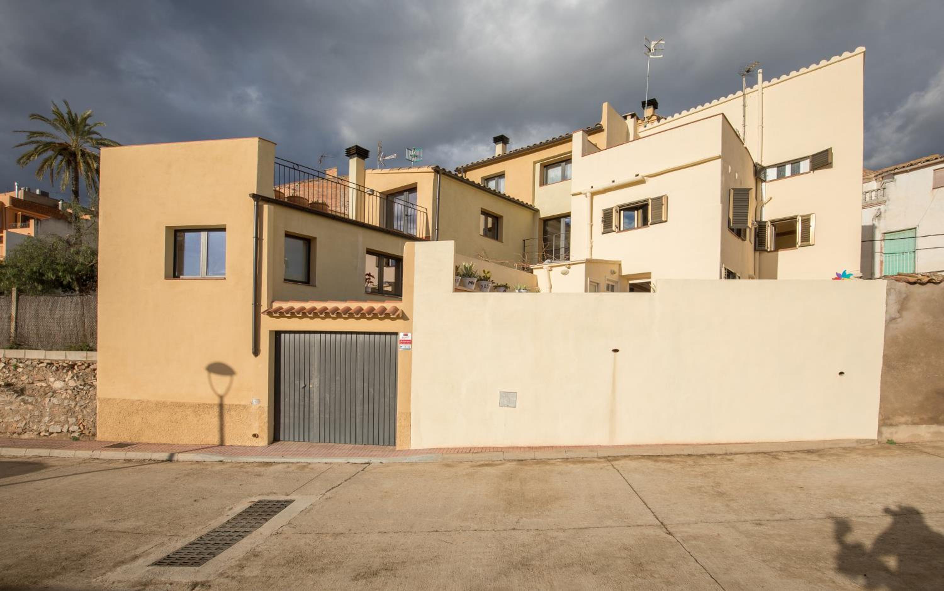 Four-Bedroom House - Photo 37