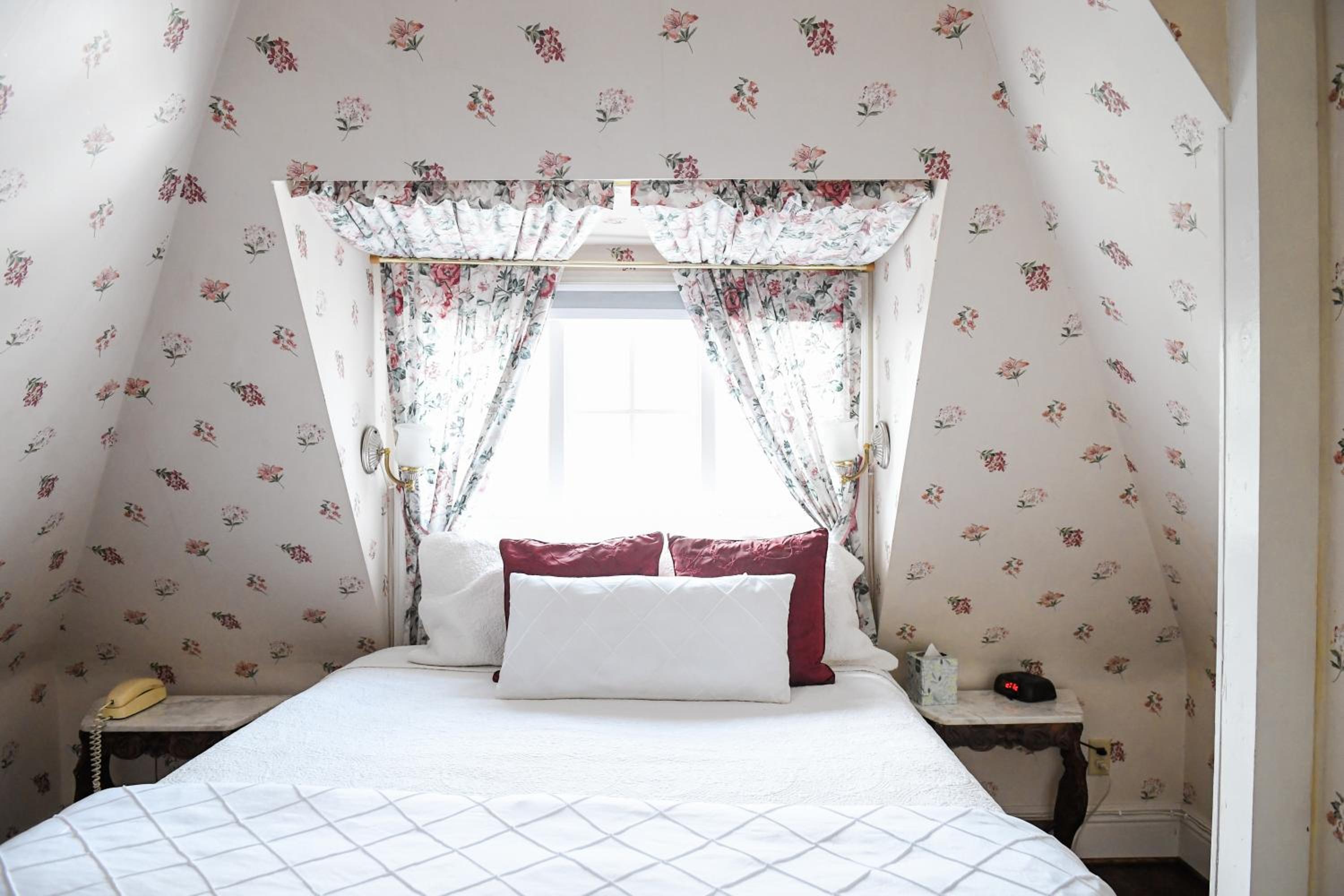 Balcony Room