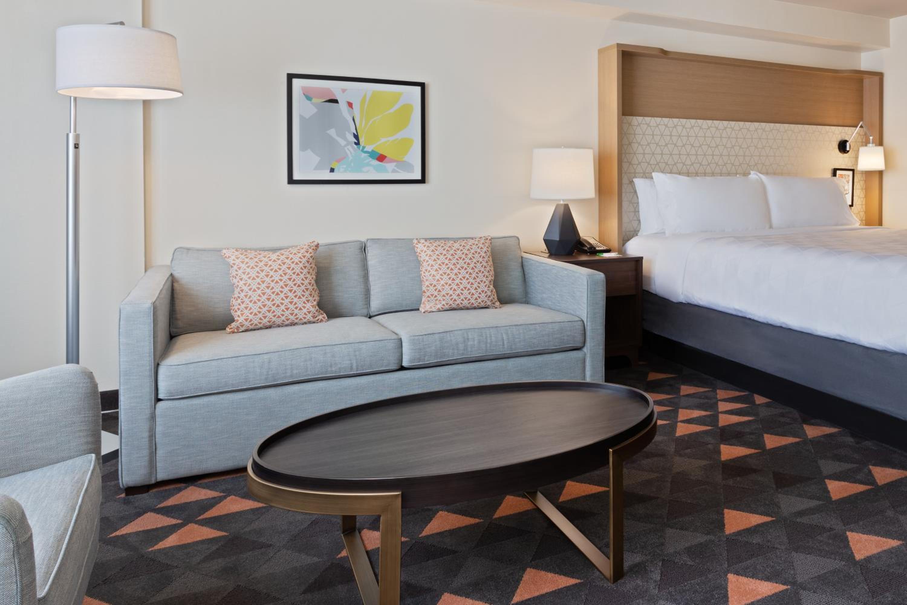 Executive Suite - Non-Smoking