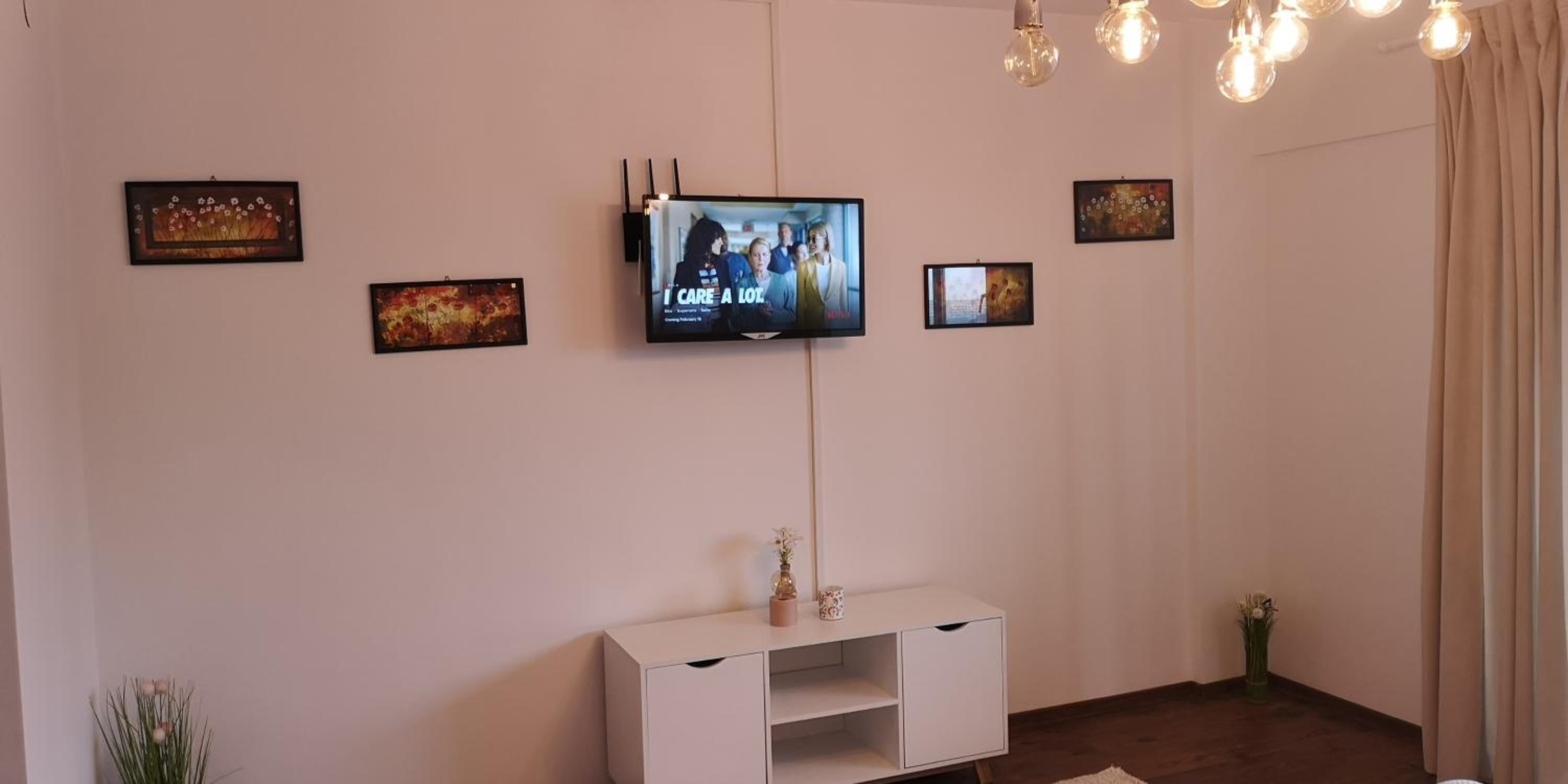 One-Bedroom Apartment - Photo 11