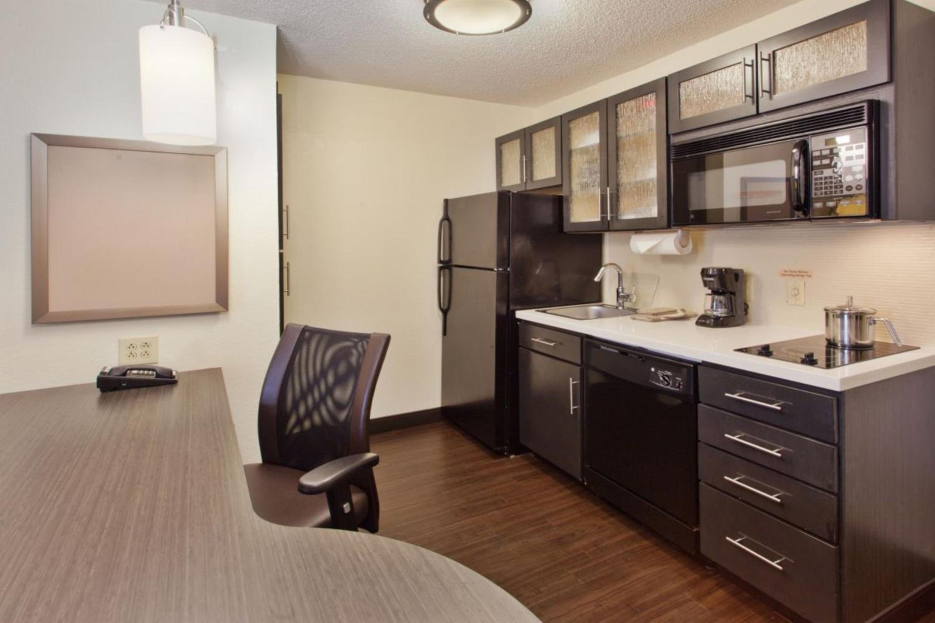 One-Bedroom King Suite - Communications Accessible photo 3