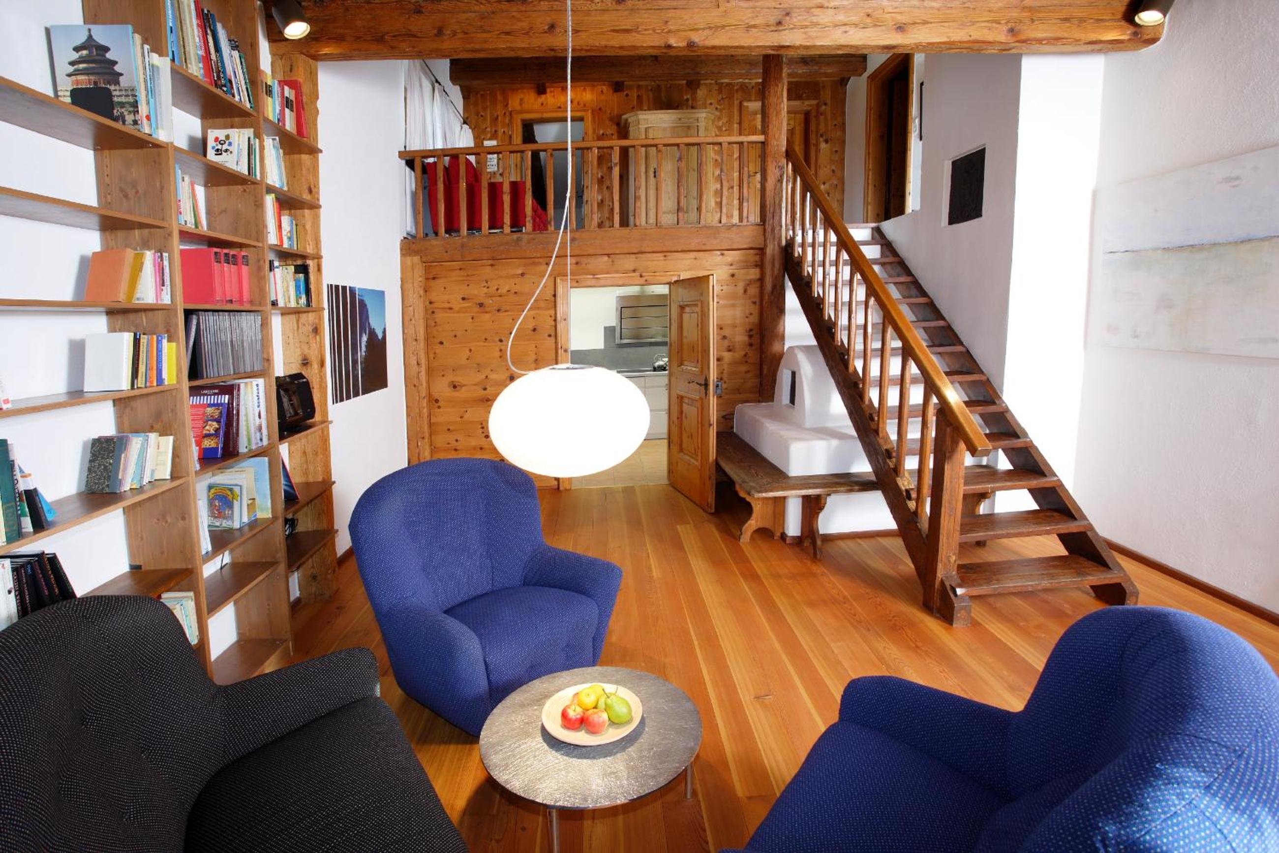 Apartment with Balcony photo 3