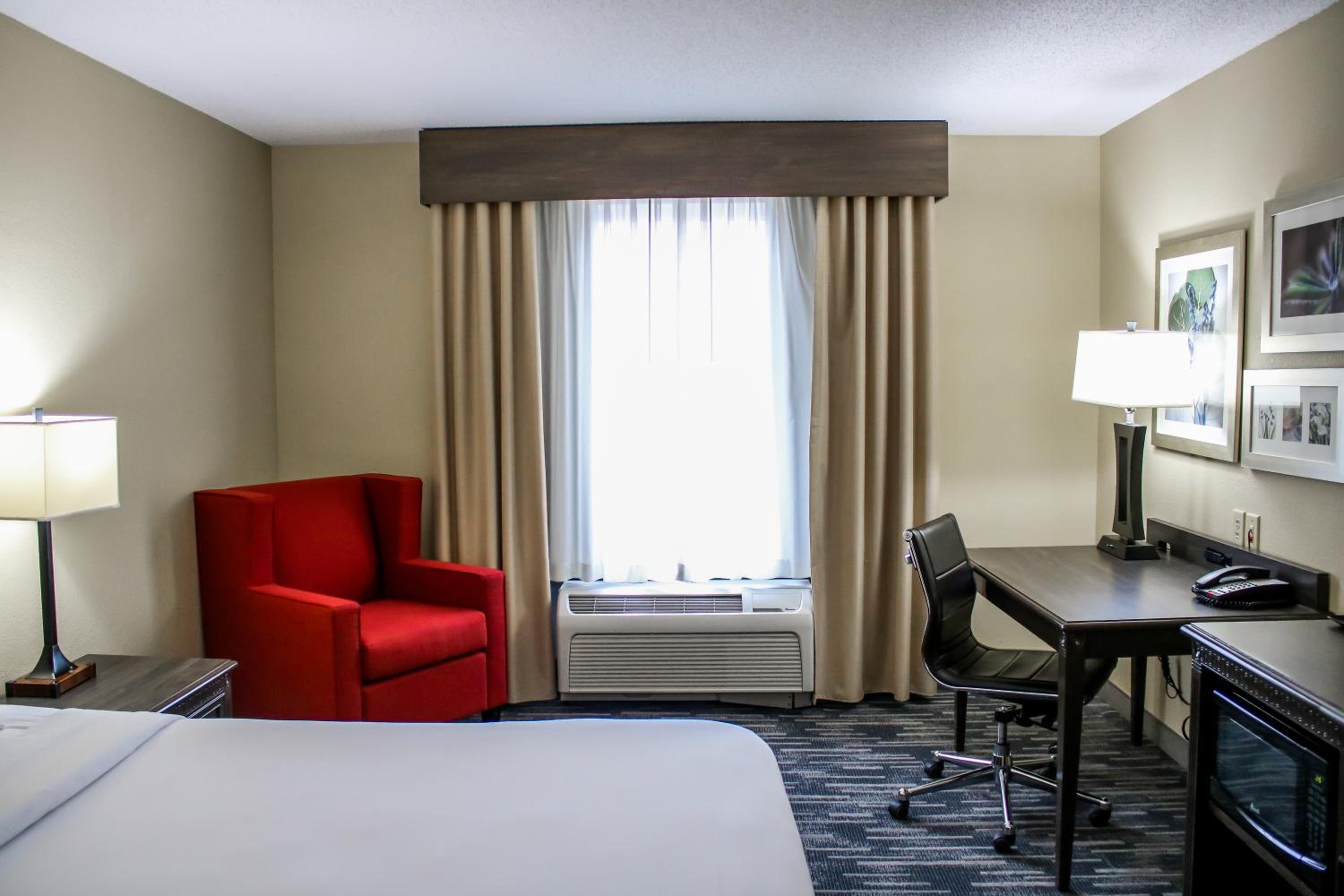 King Room - Non-Smoking - Photo 2