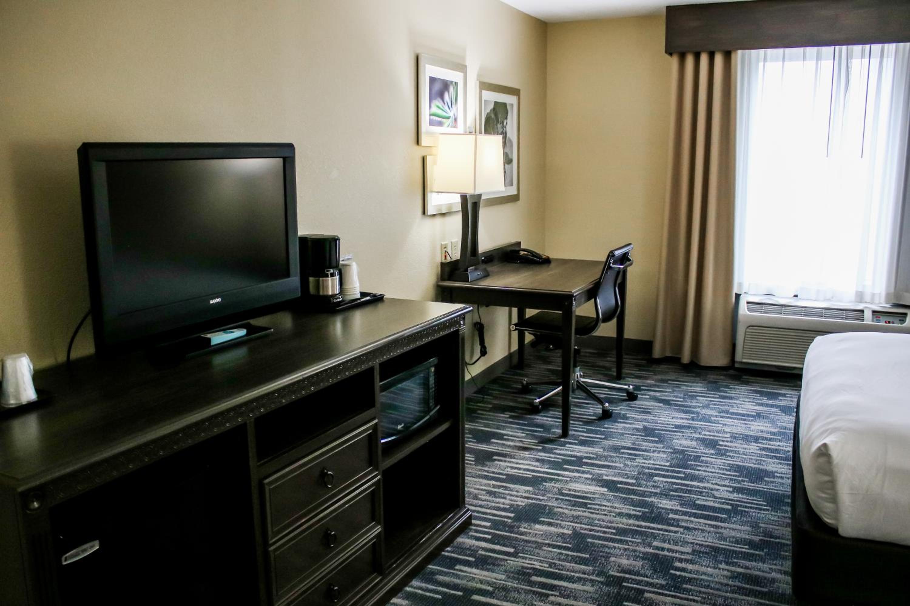 Queen Room with Two Queen Beds - Disability Access/Non-Smoking - Photo 1