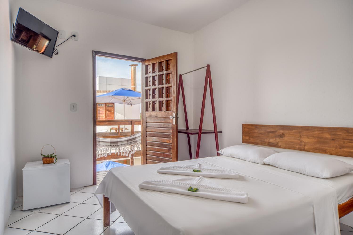 Double Room with Patio - Photo 8