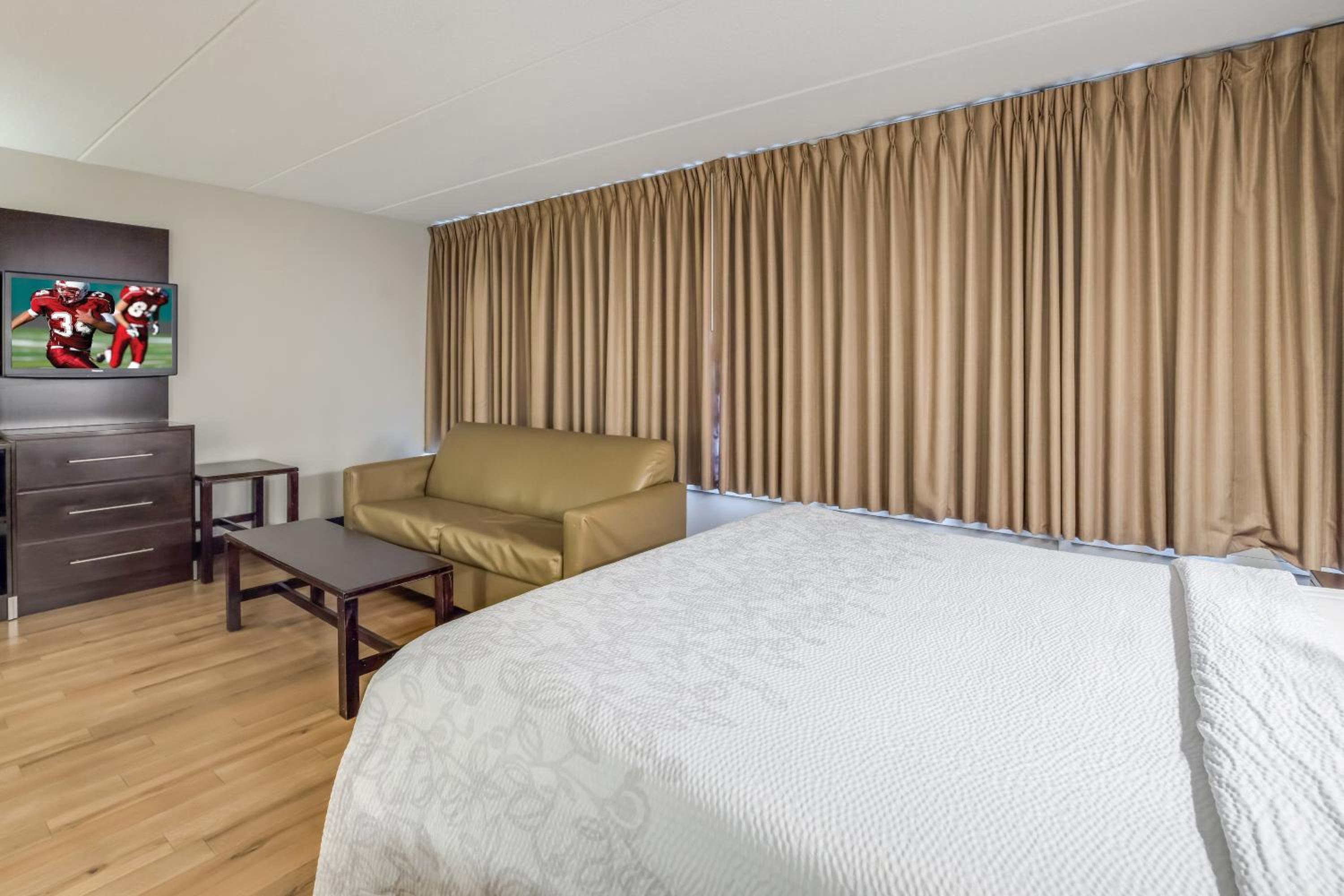 Suite King Room Smoke Free - Photo 2