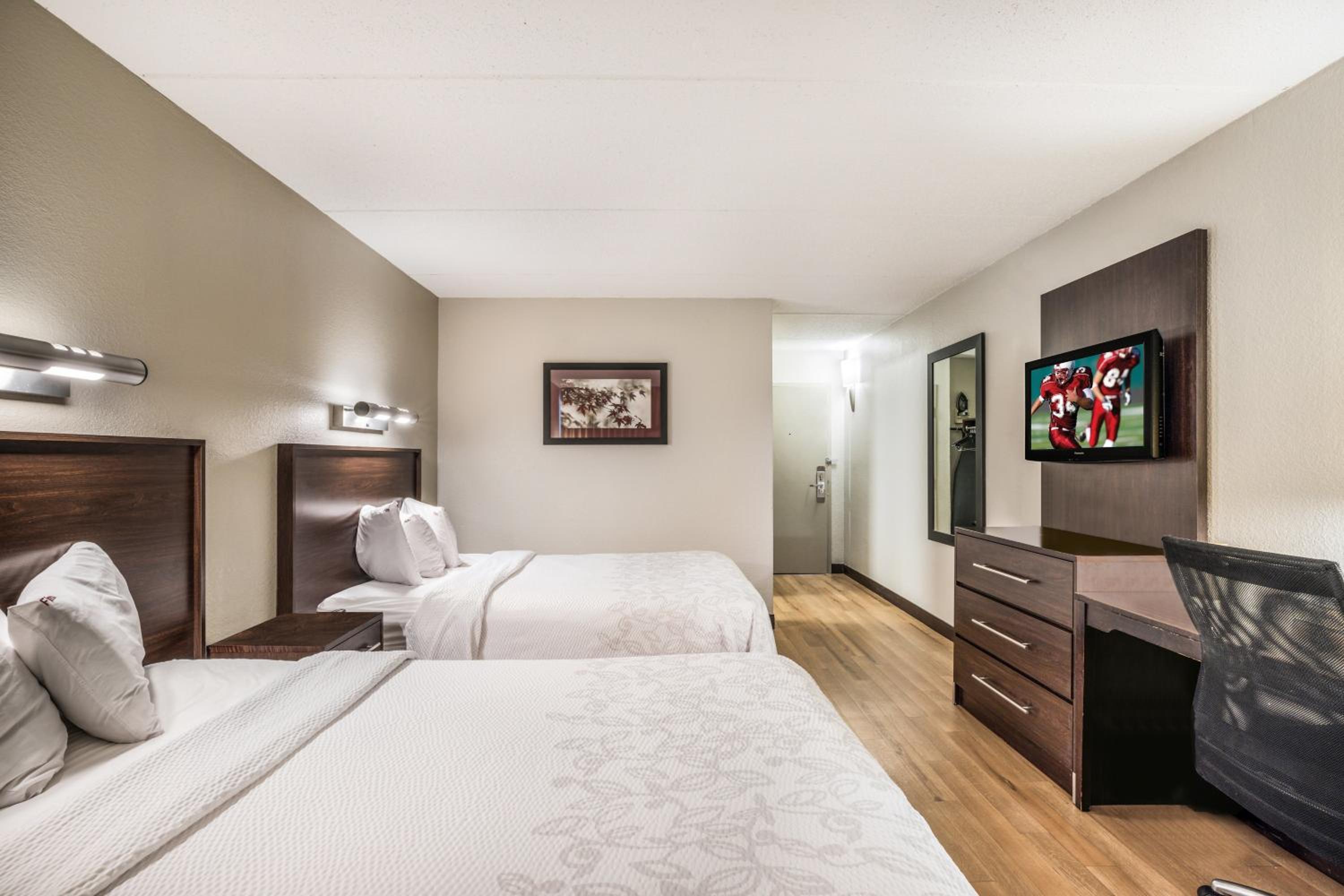 Deluxe Room with Two Double Beds Smoke Free - Photo 2