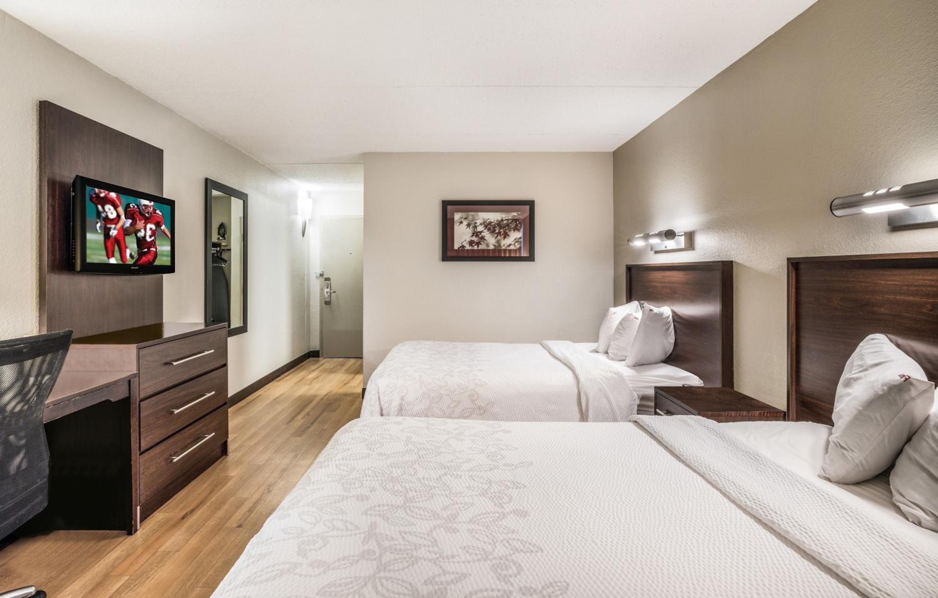 Premium Room with Two Double Beds Smoke Free (Upgraded Bedding and Snack Box) - Photo 3