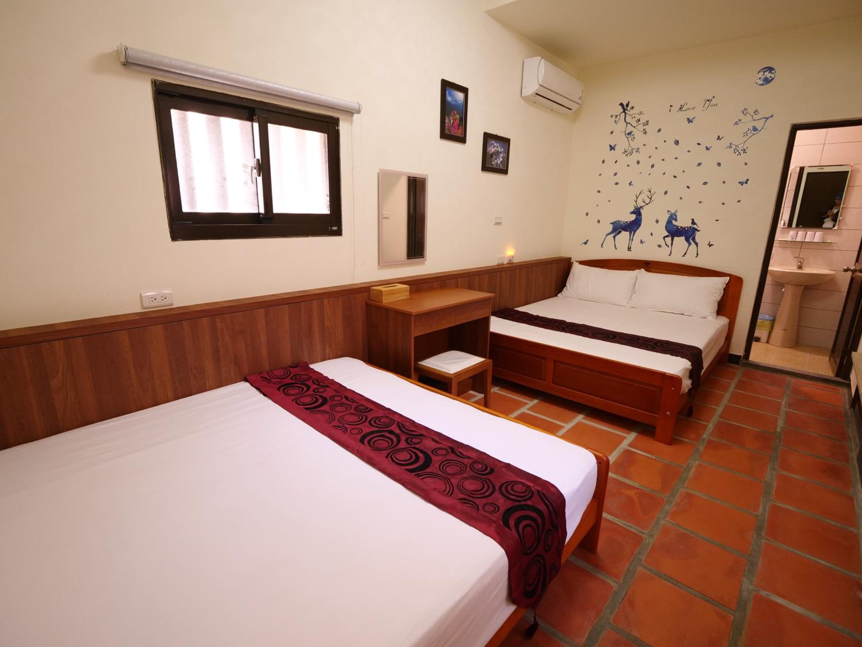 Triple Room with Private Bathroom photo 1