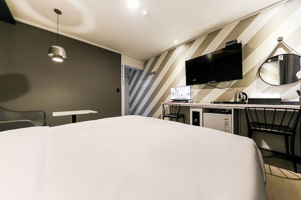 Deluxe Room - Photo 2