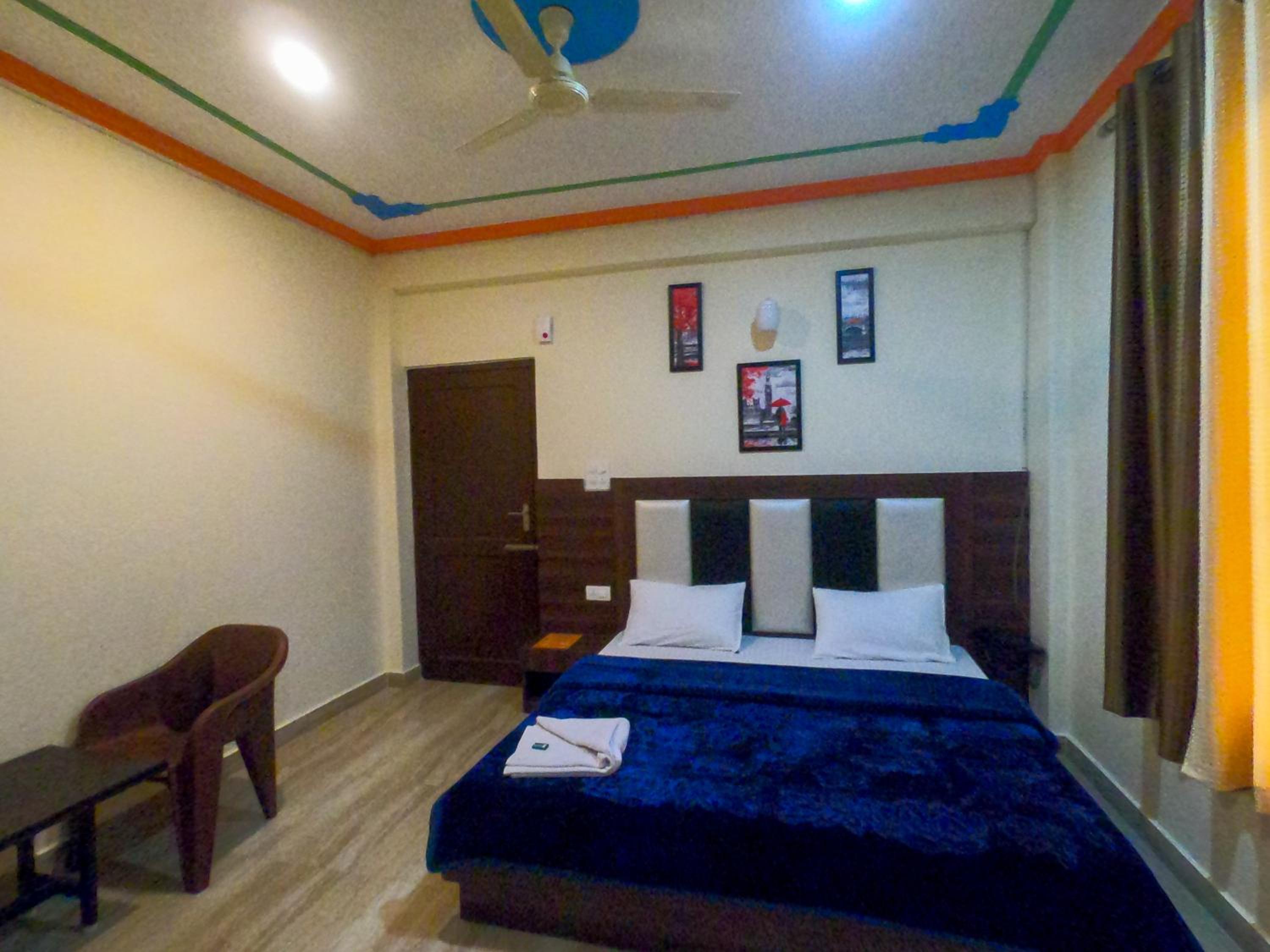 Deluxe Family Room