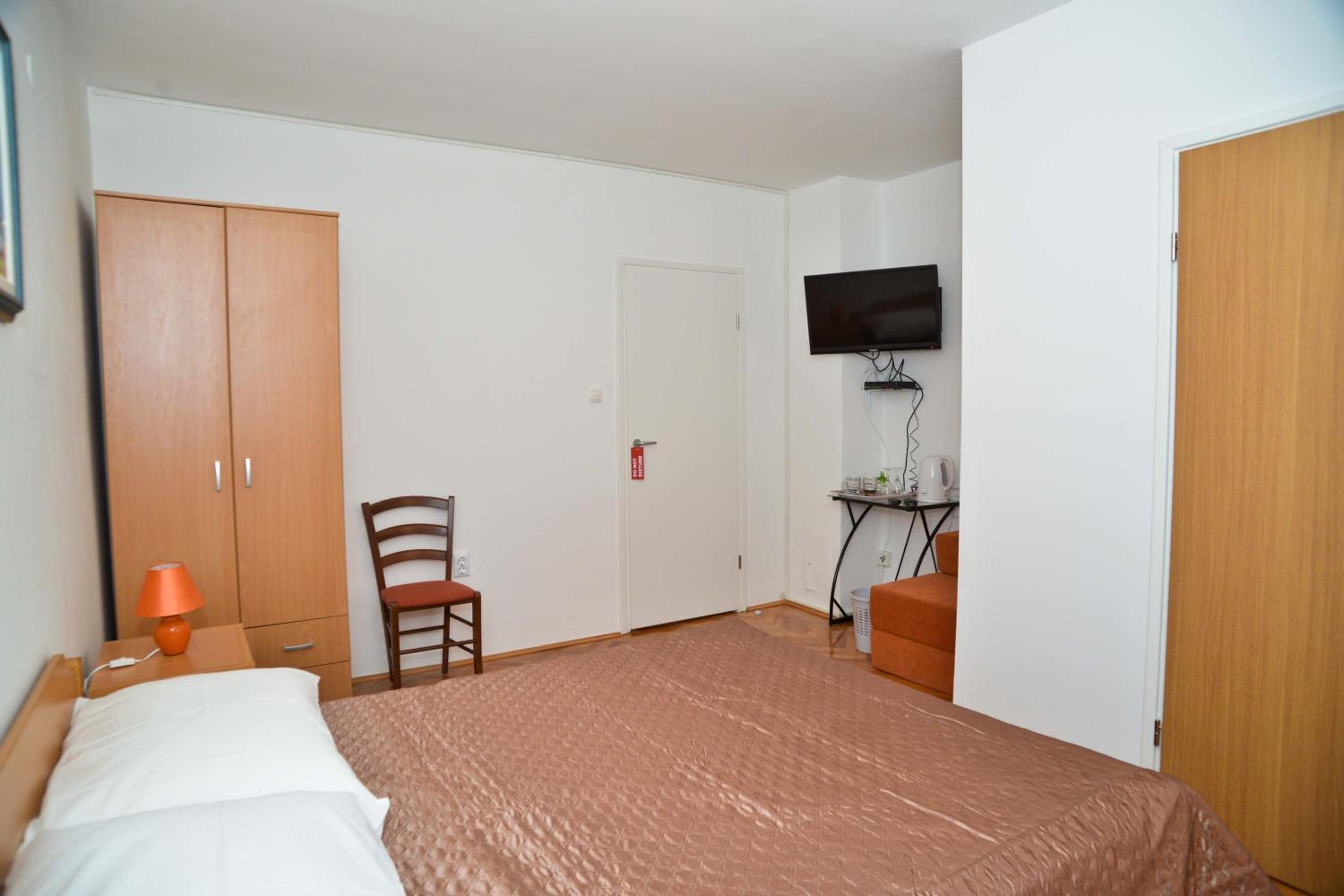 Double Room with Balcony and Sea View - Photo 2