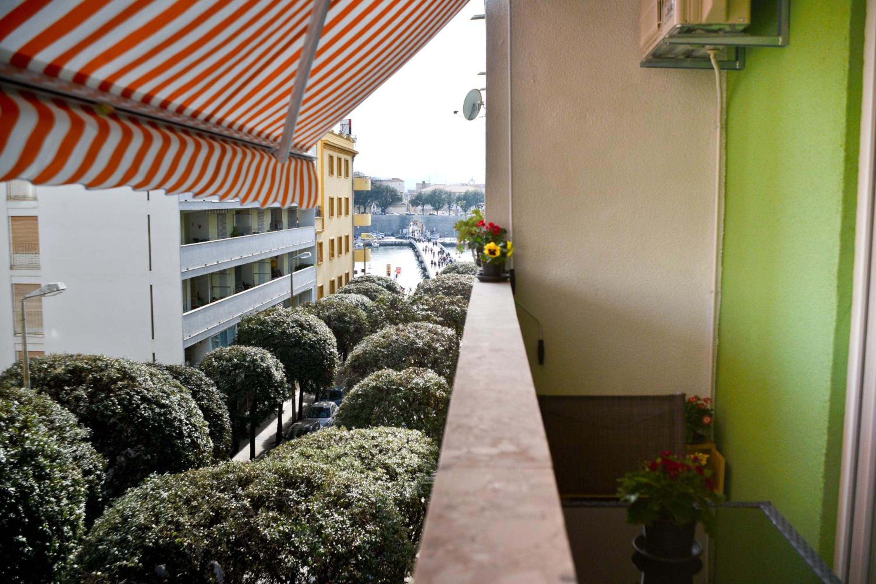 Double Room with Balcony and Sea View - Photo 5
