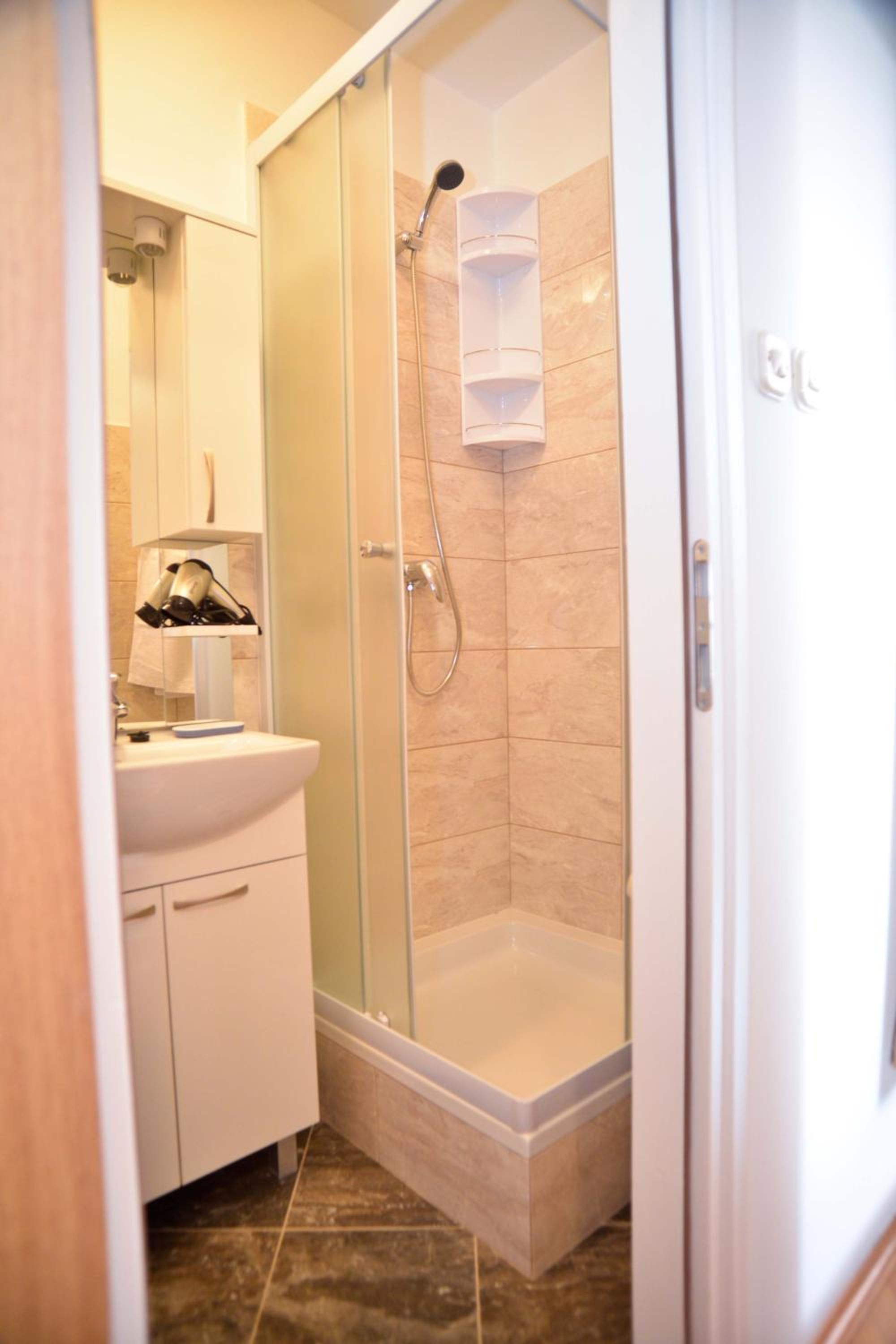 Double Room with Balcony and Sea View - Photo 6