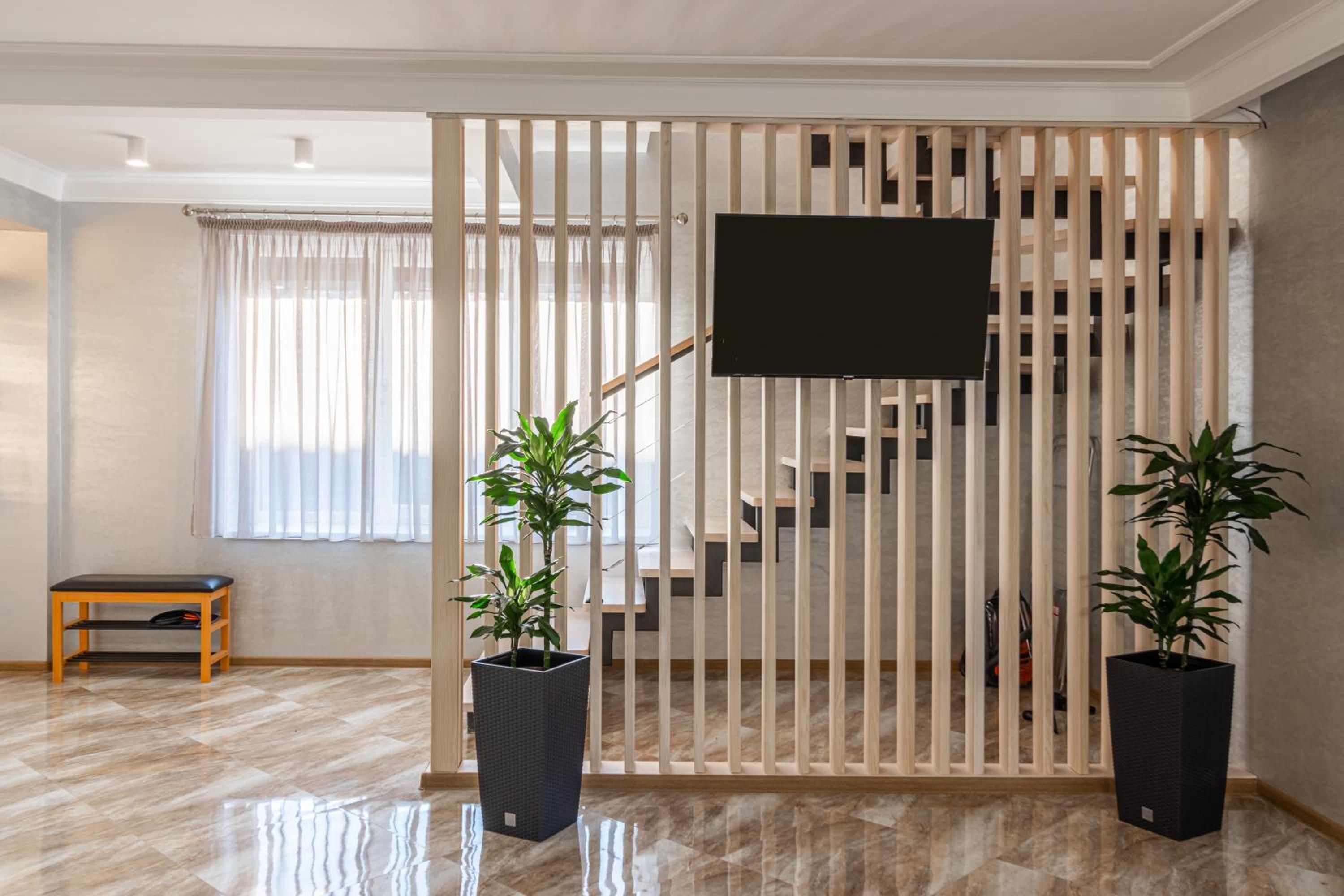 Five-Bedroom House photo 1