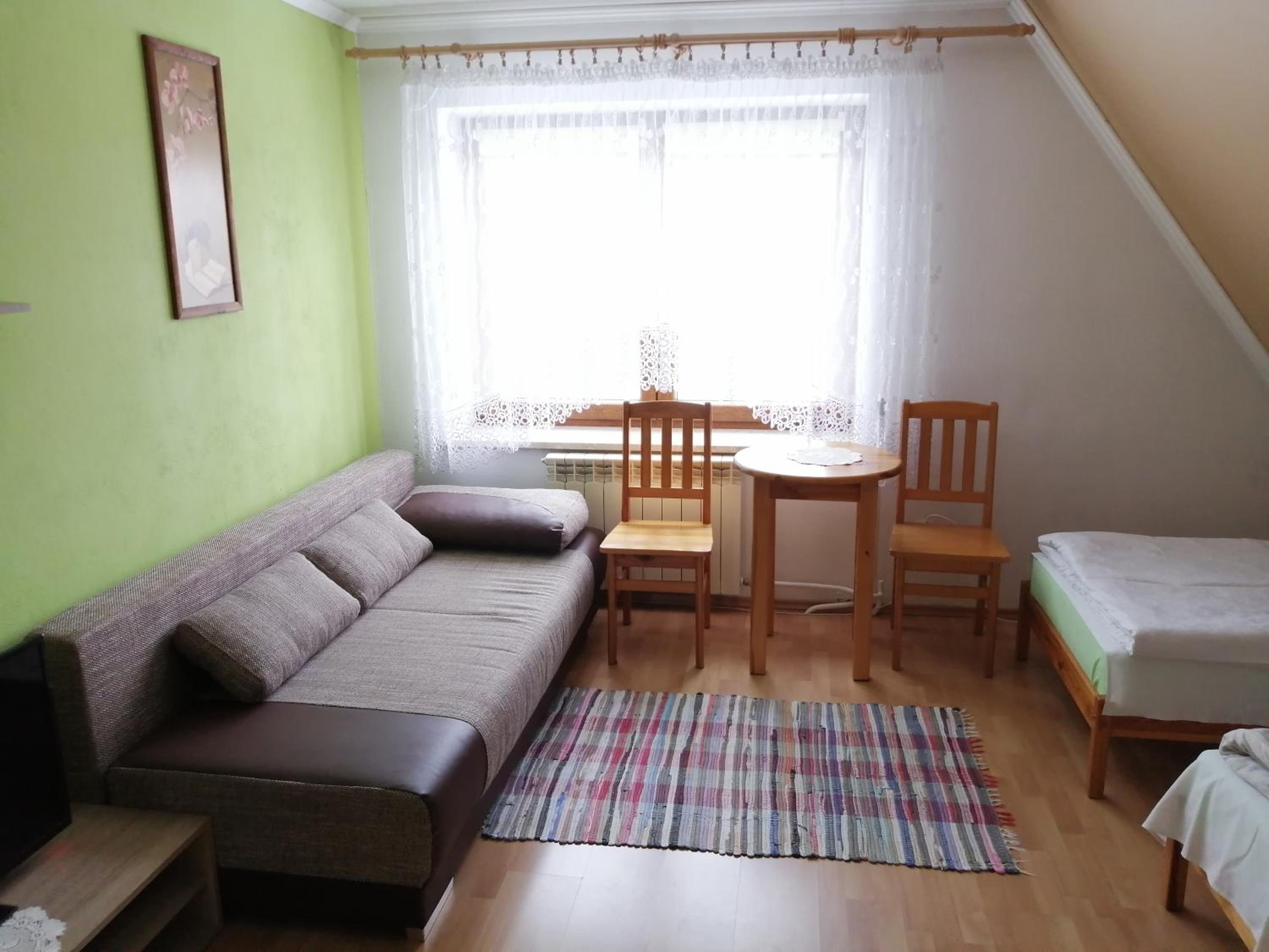 Quadruple Room with Bathroom - Photo 4