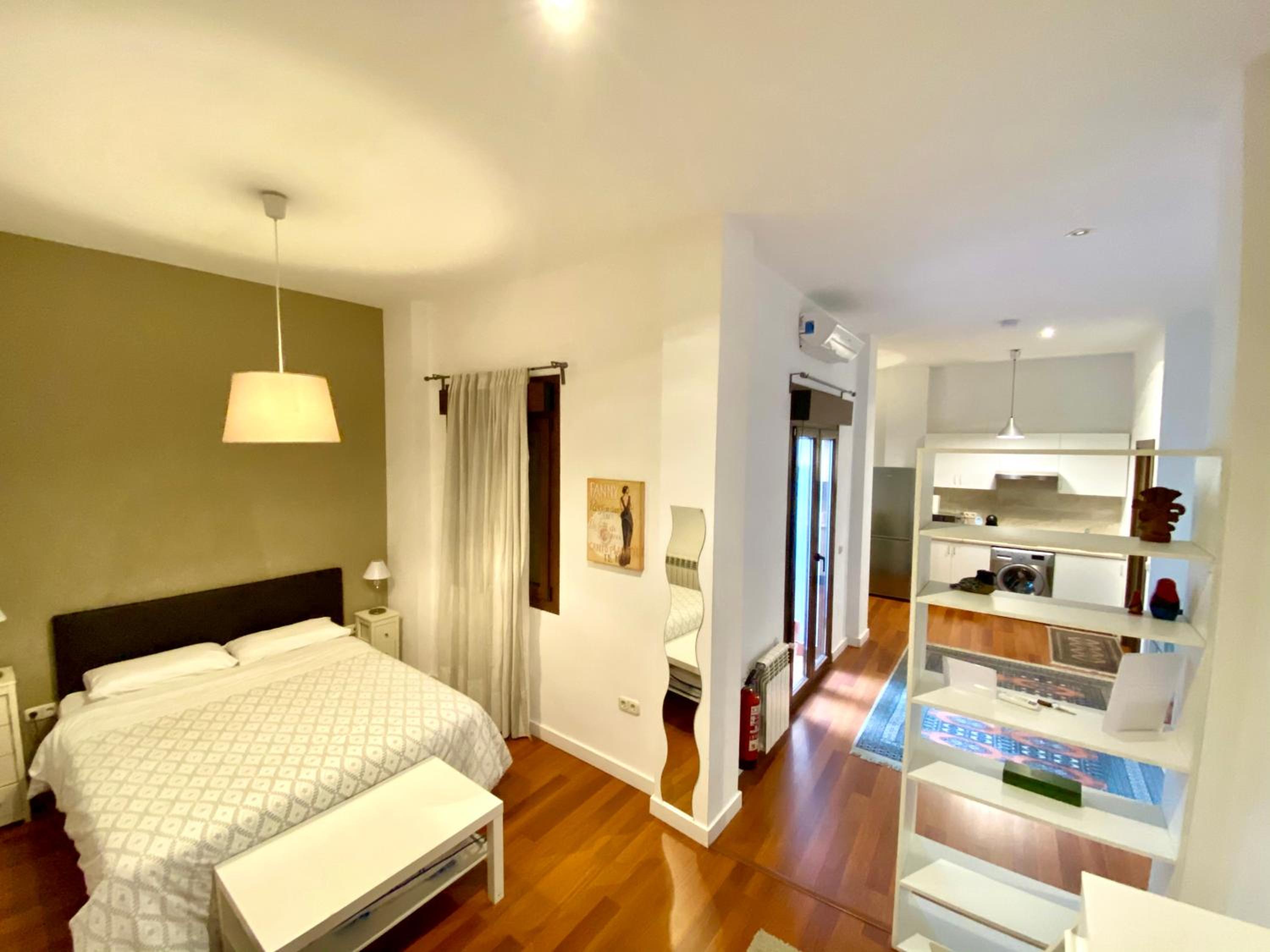 One-Bedroom Apartment - Photo 1