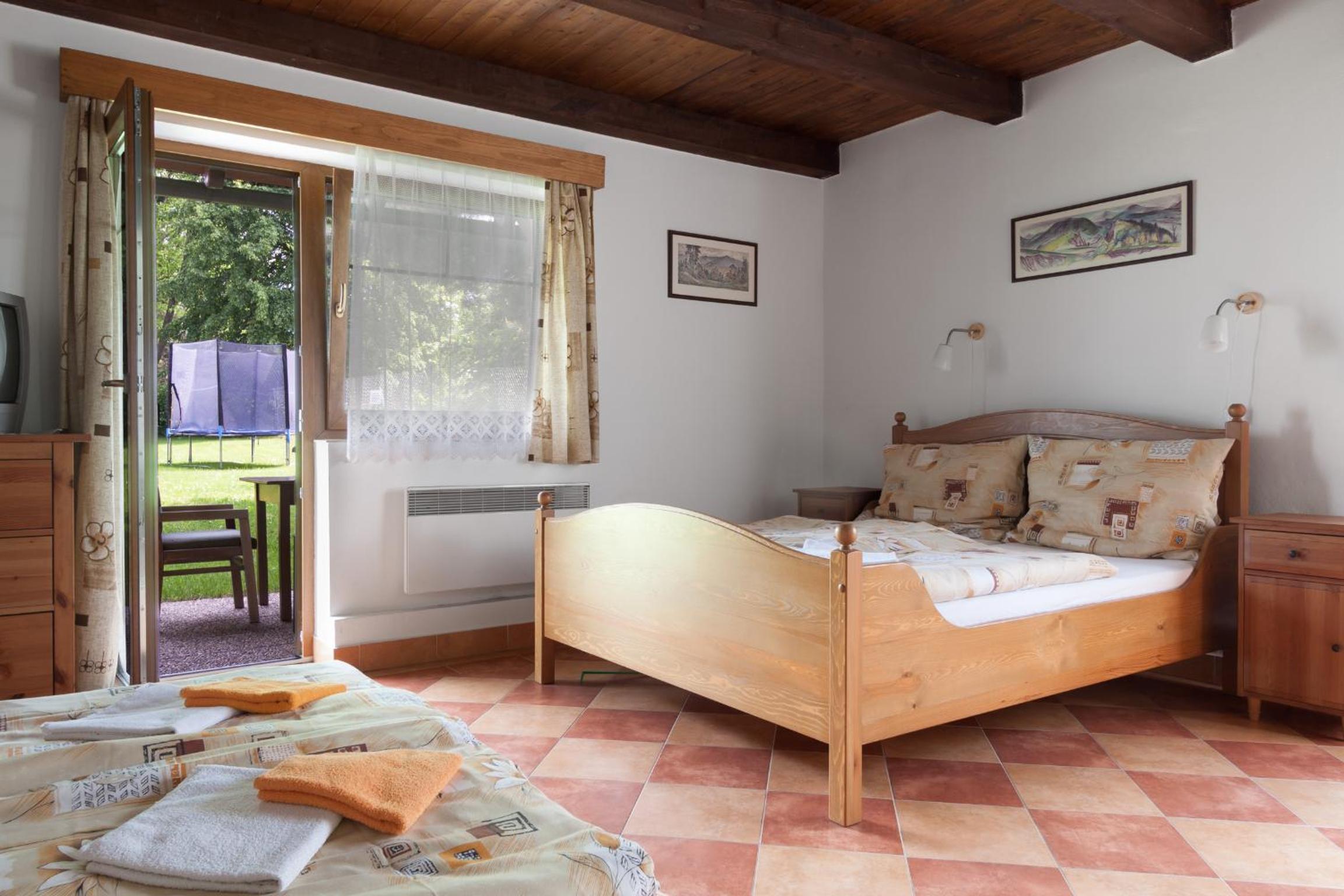King Studio with Sofa Bed