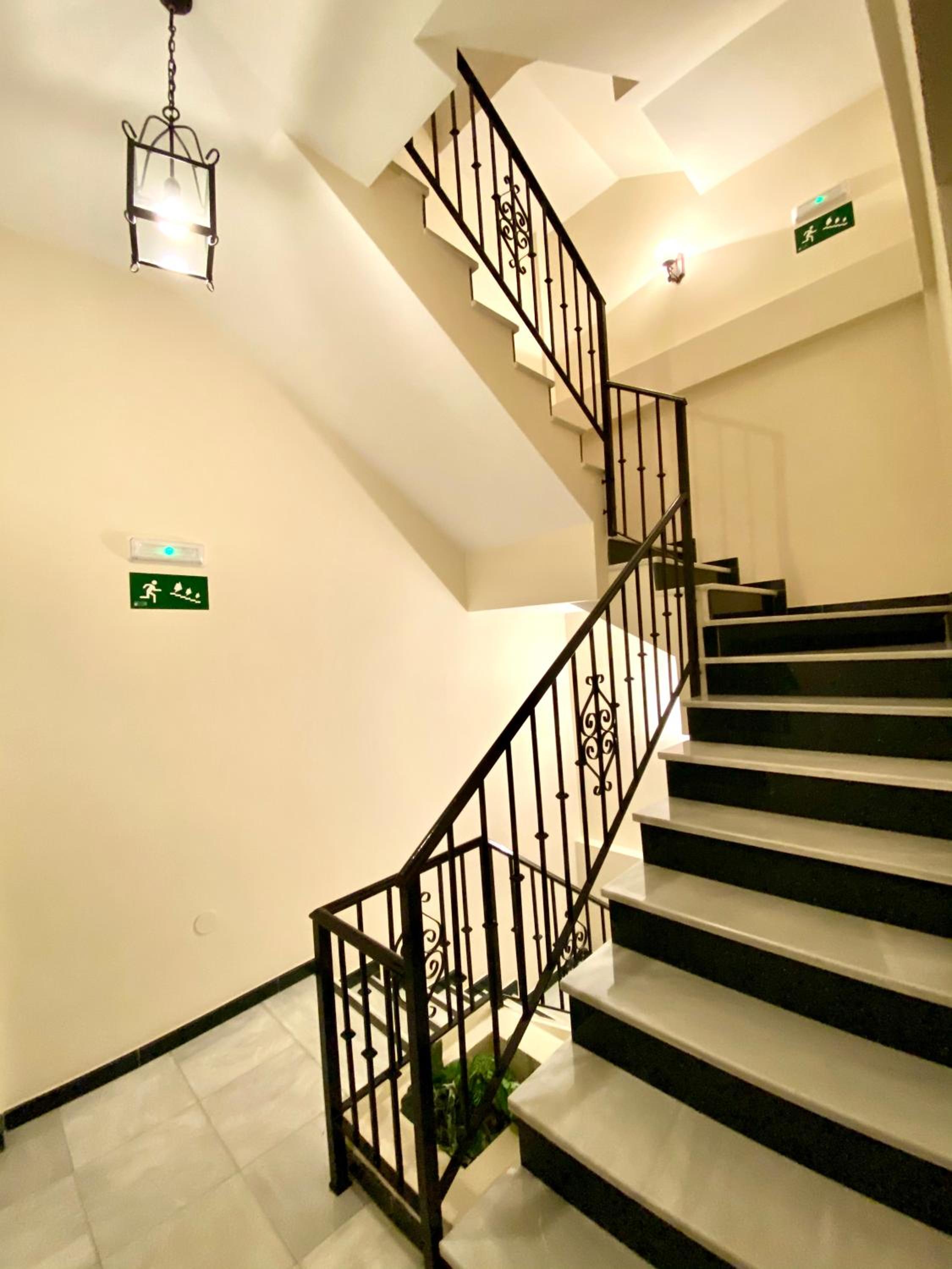 One-Bedroom Apartment - Photo 5