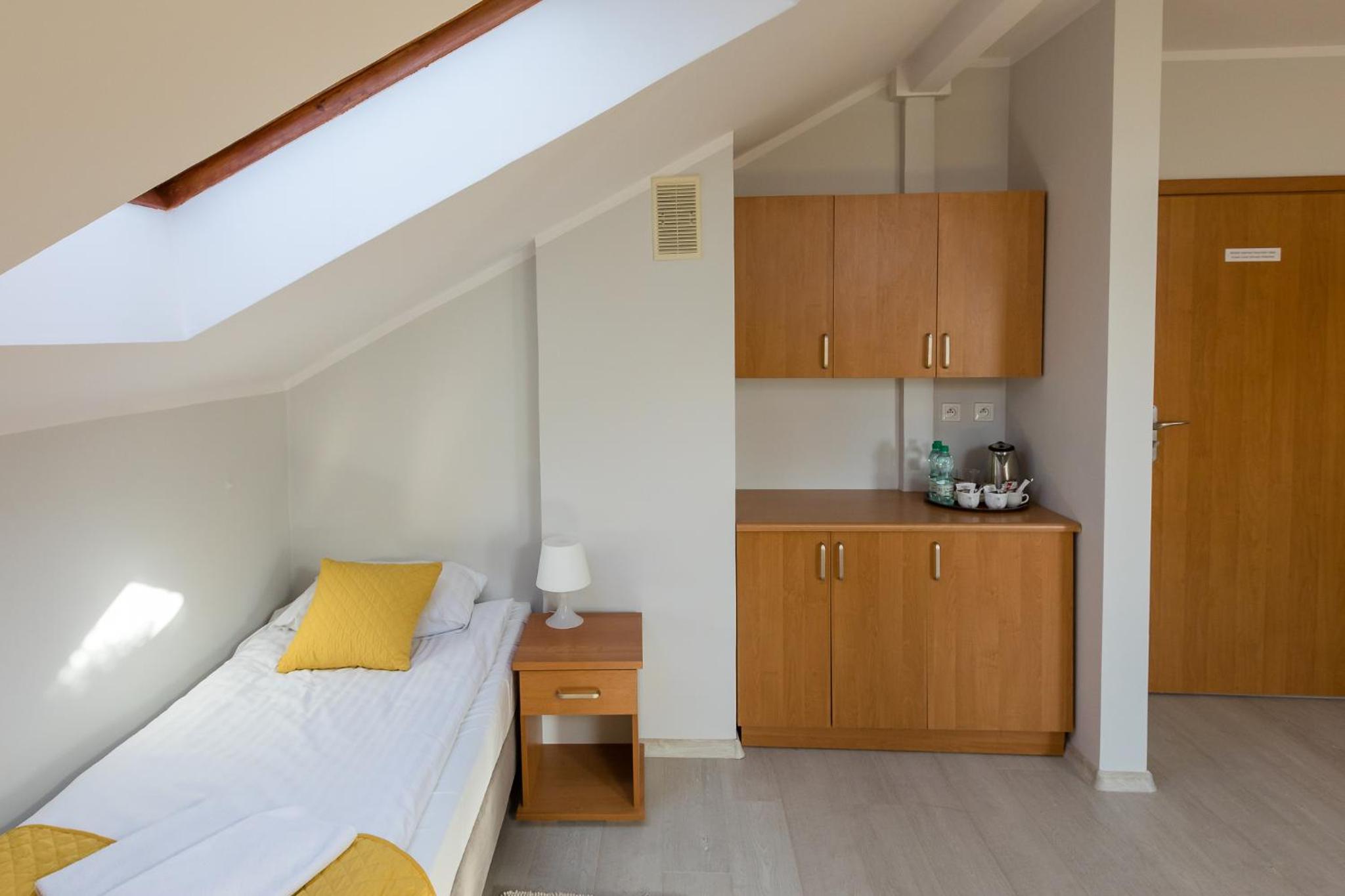 Standard Twin Room with Shared Bathroom