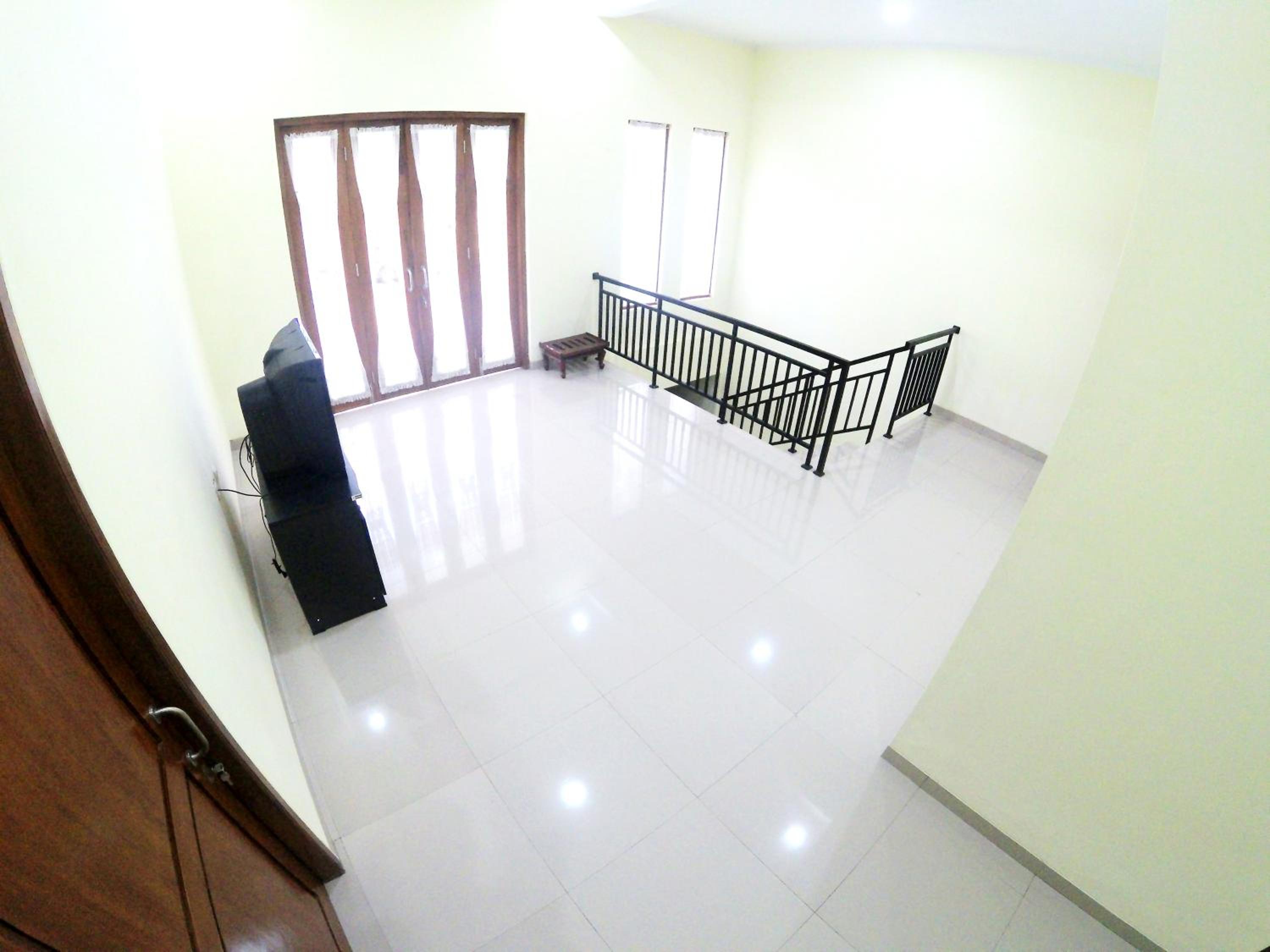Four-Bedroom House photo 2