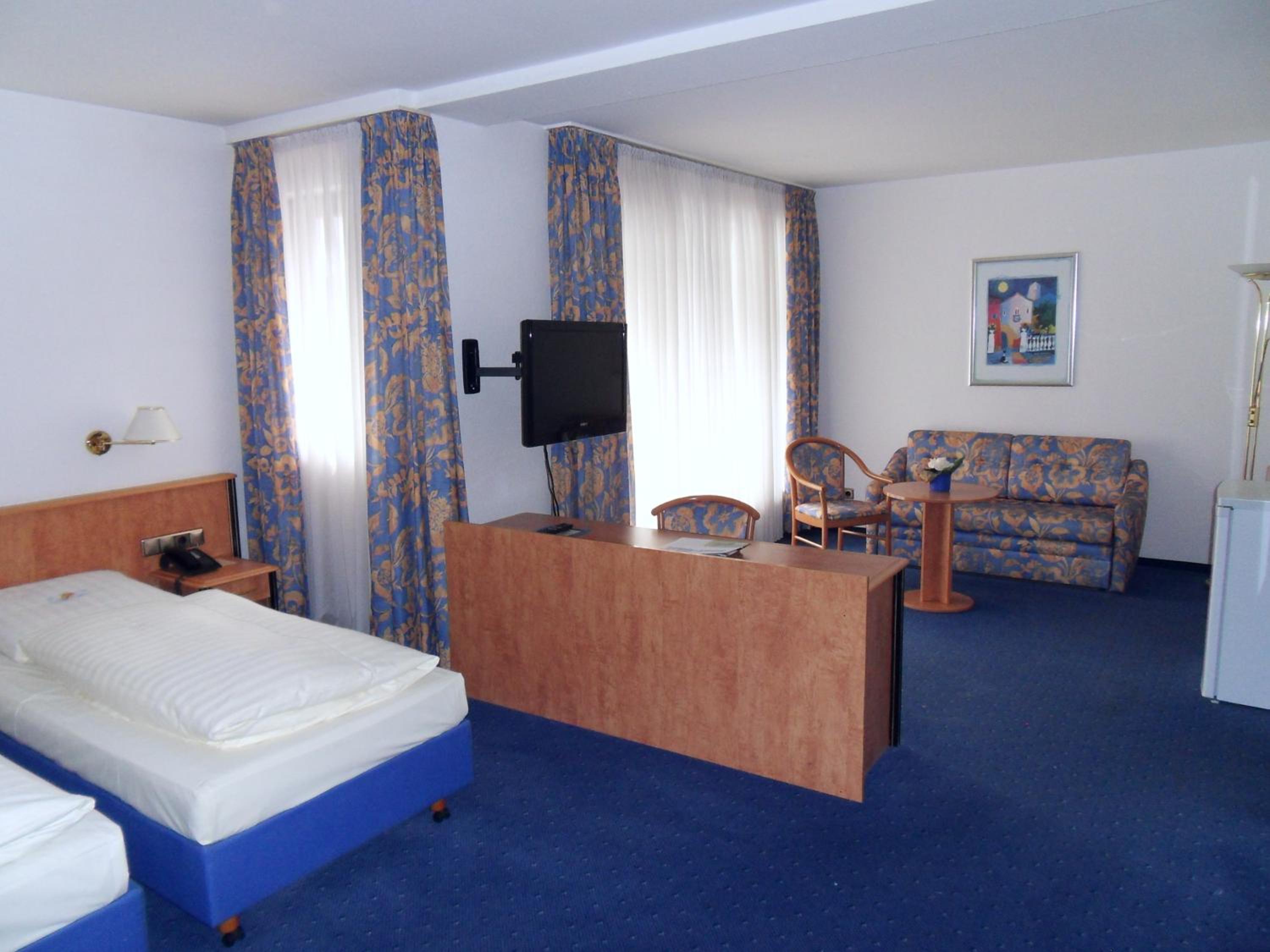 Triple Room with Balcony - Photo 1