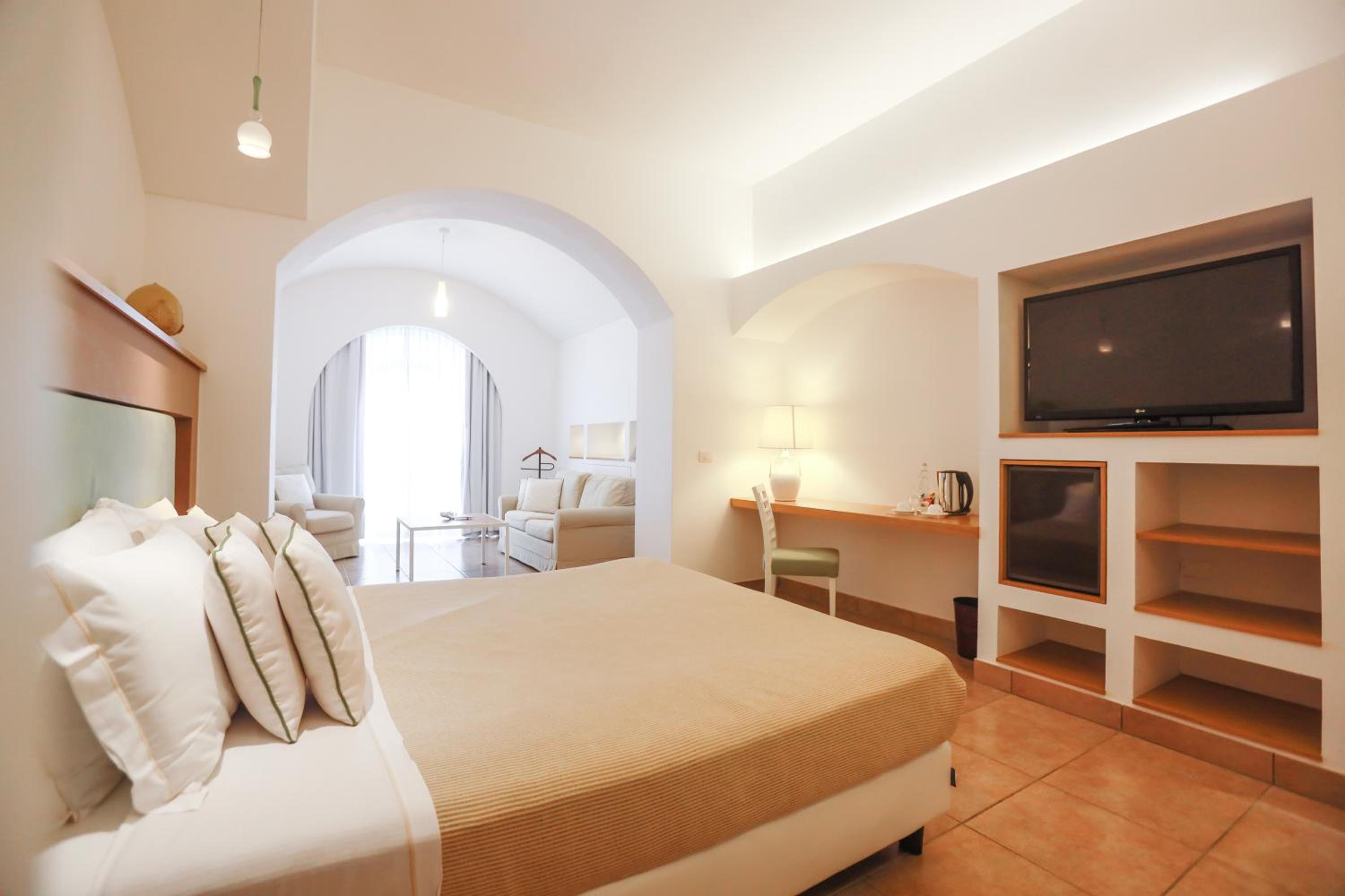 Junior Suite - Photo 1
