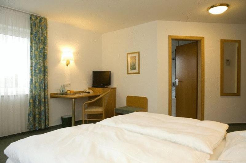 Double Room - Photo 5