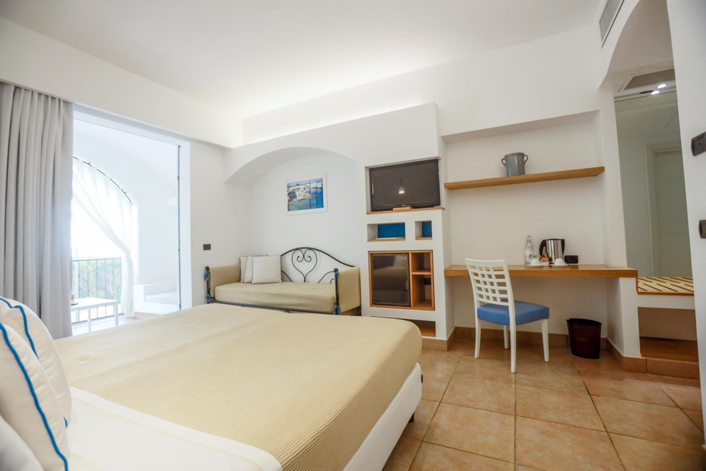 Superior Double Room - Photo 9