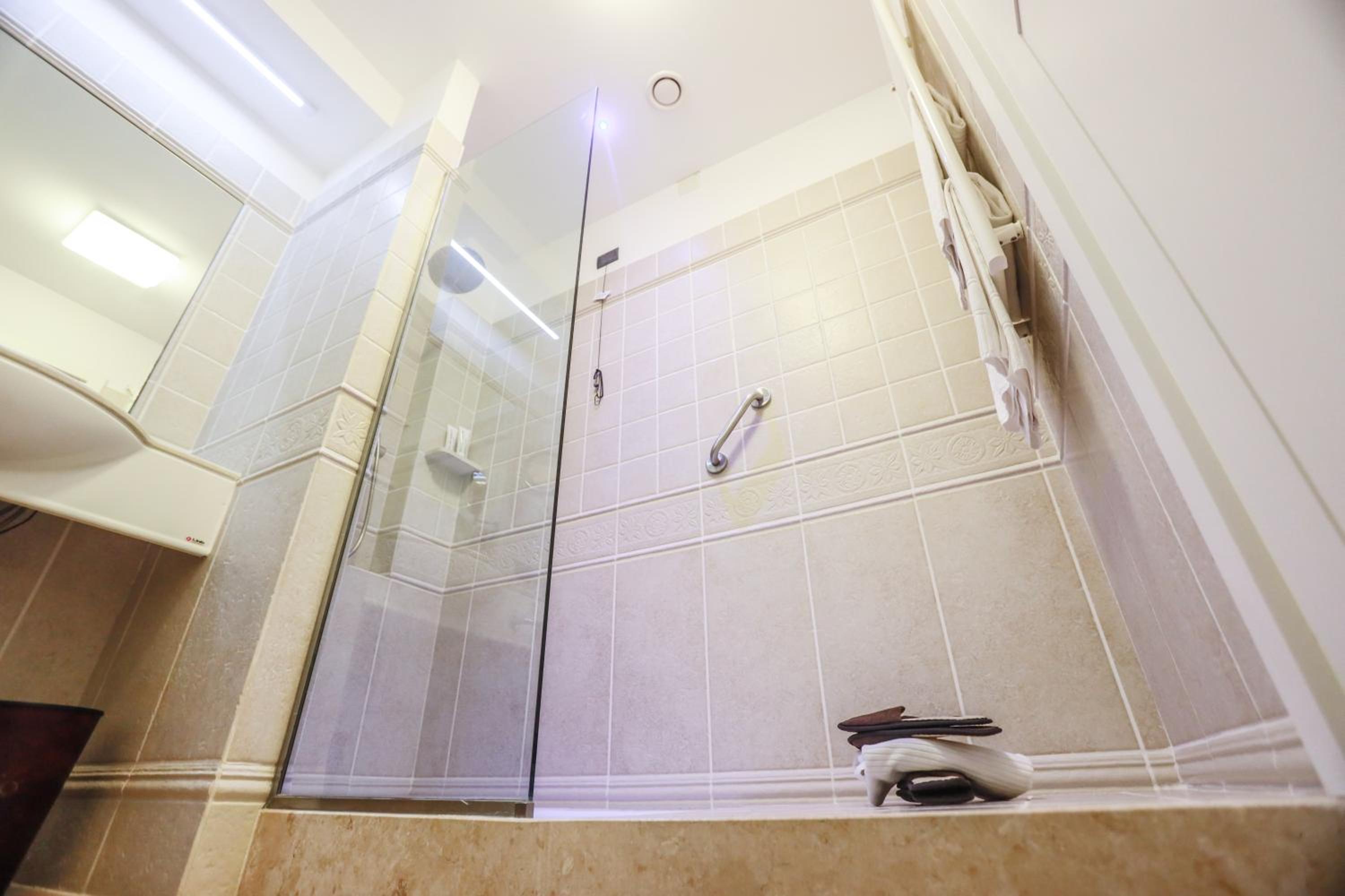 Superior Double Room - Photo 8