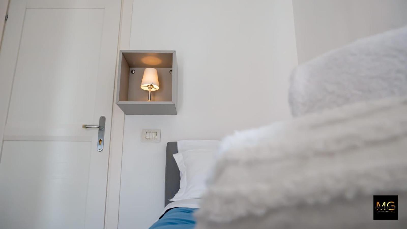 Single Room with Private Bathroom photo 1