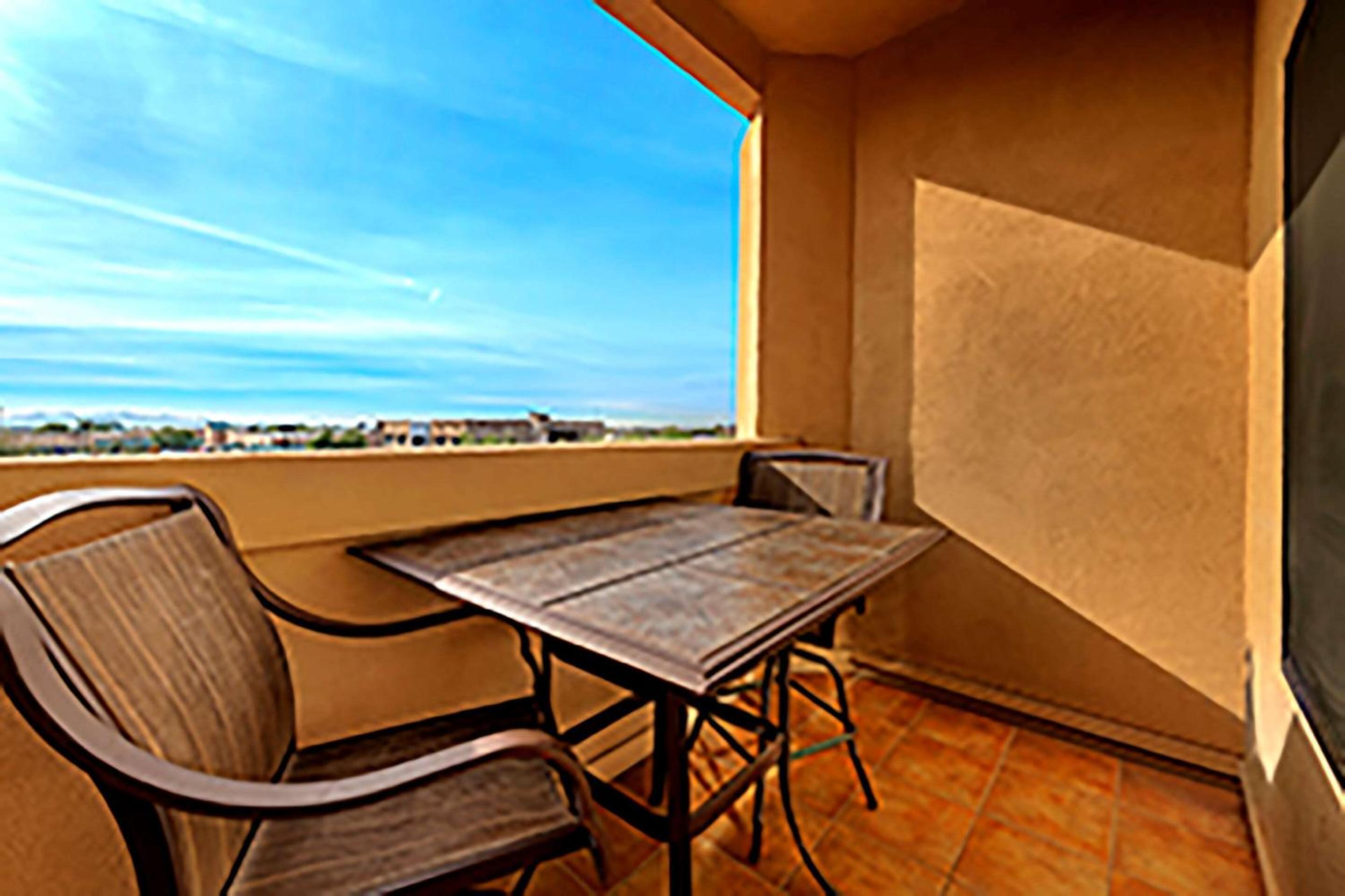 King Suite with Roll-In Shower - Accessible/Non-Smoking - Photo 6