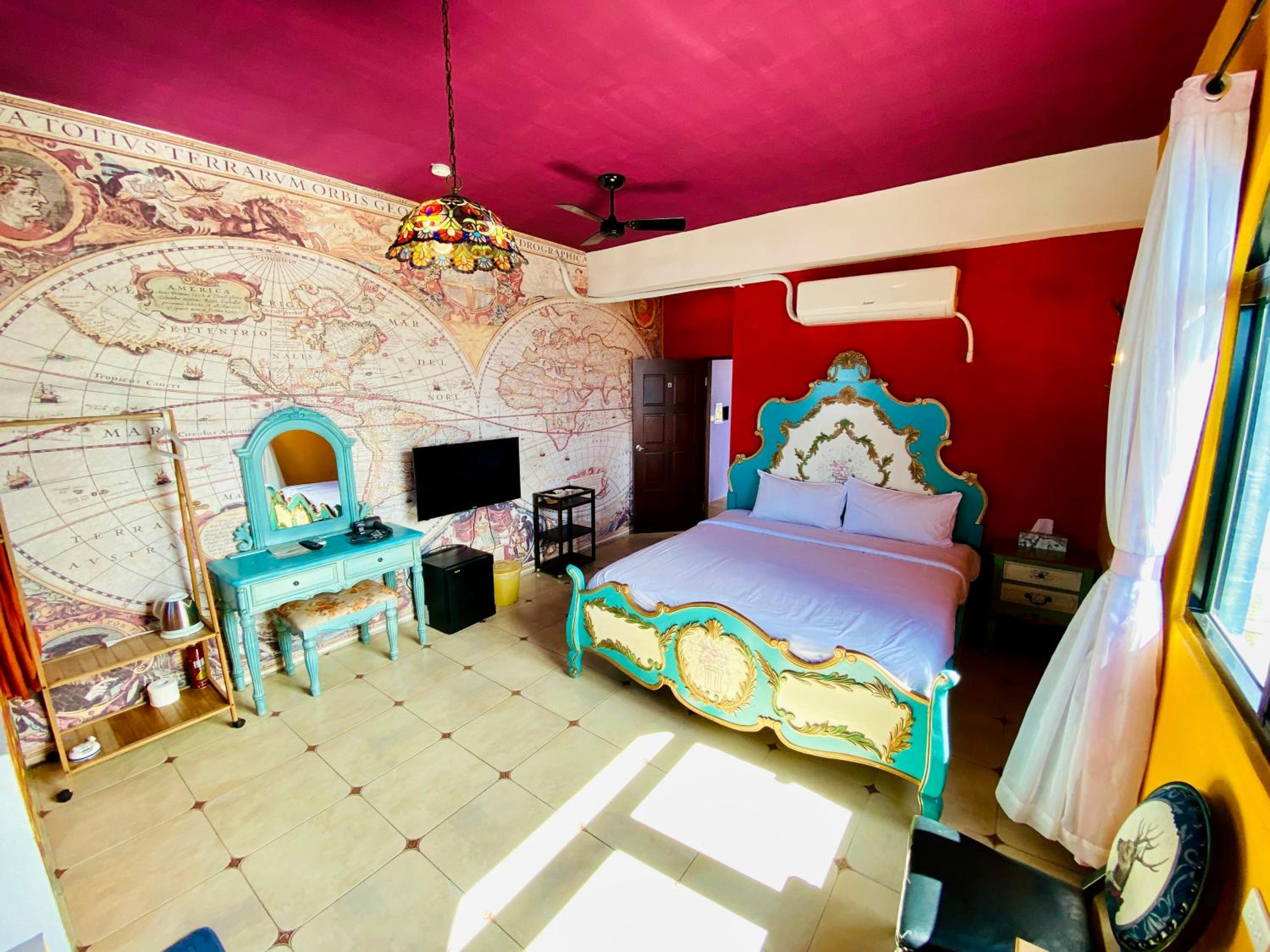 Deluxe Double Room with Sea View - Photo 16