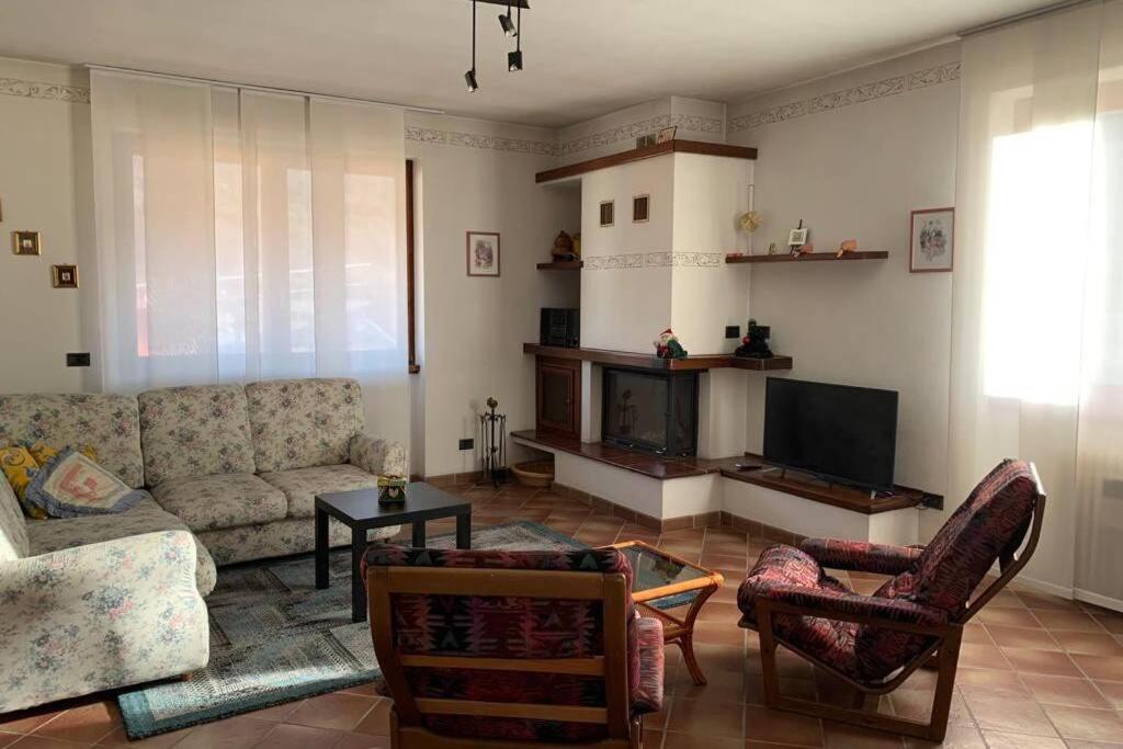 Three-Bedroom Apartment photo 1