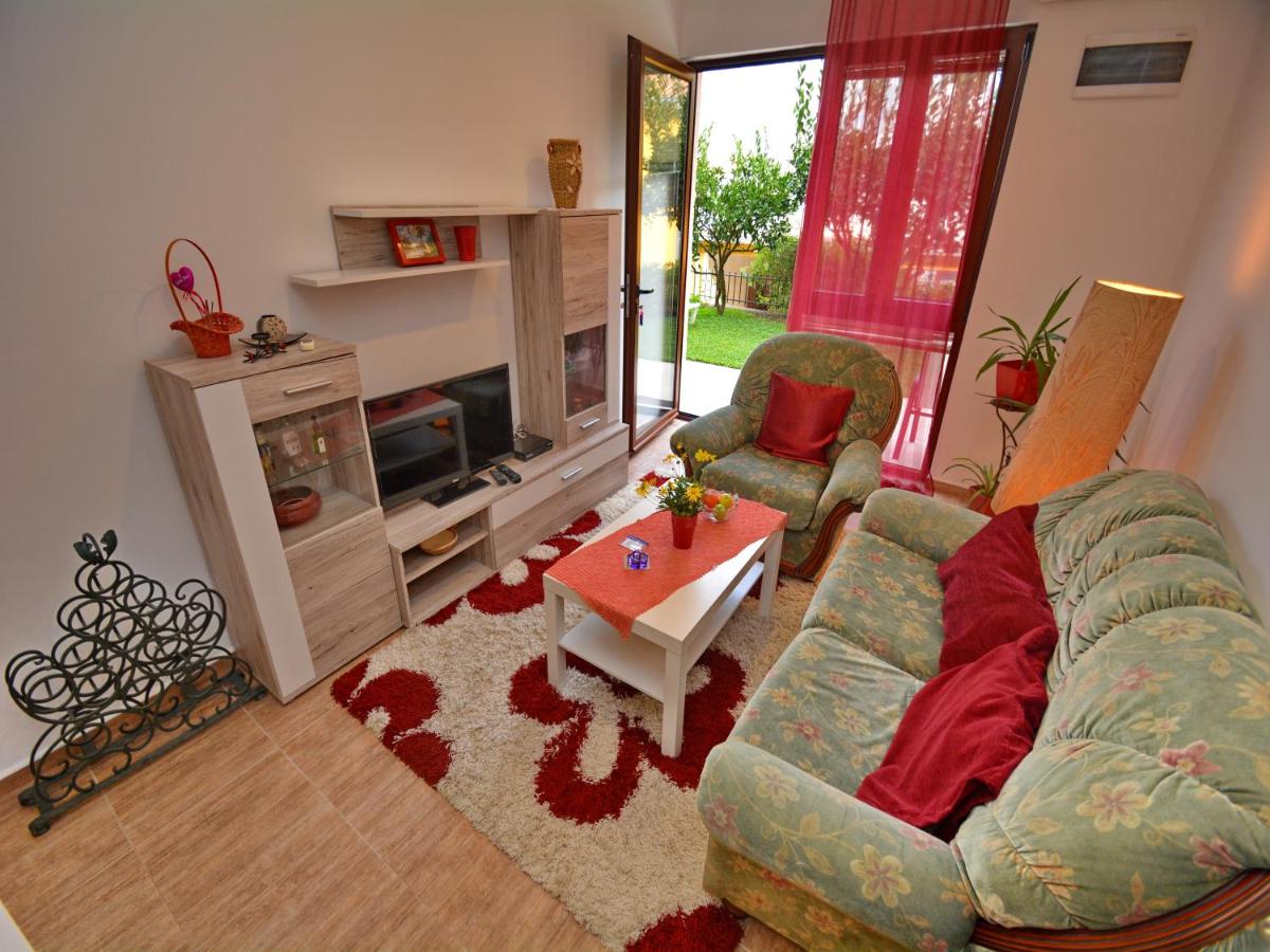 Apartment with Mountain View photo 1