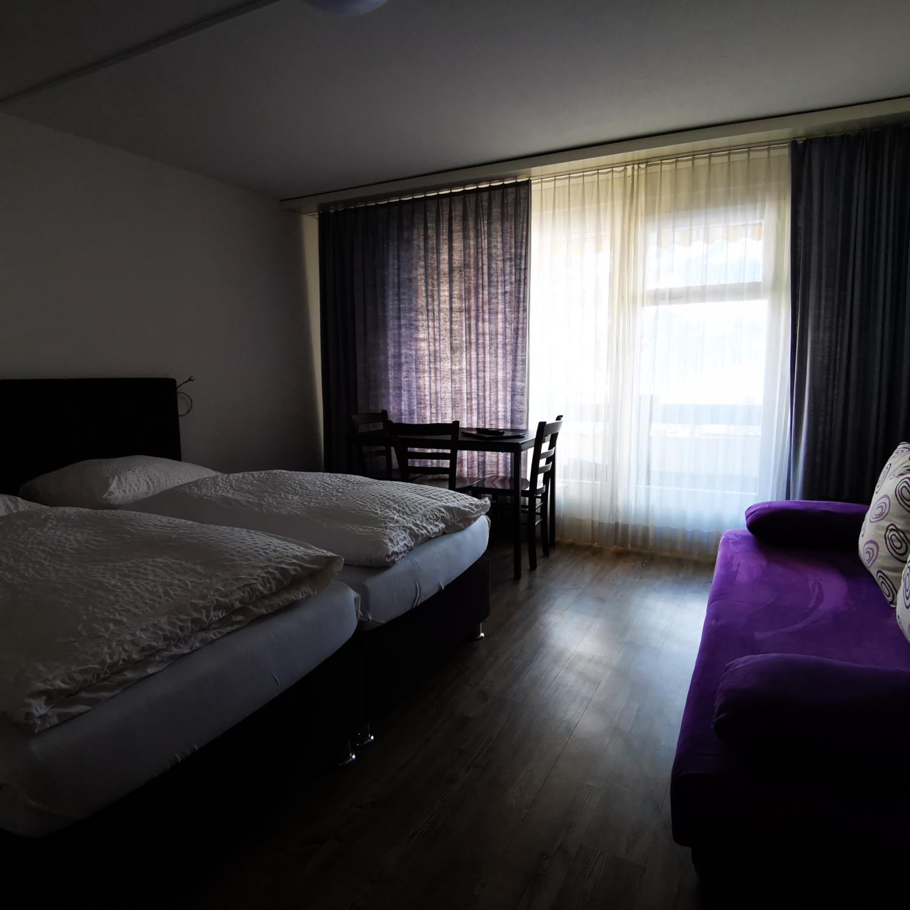 Family Room with 2 Rooms - Photo 2