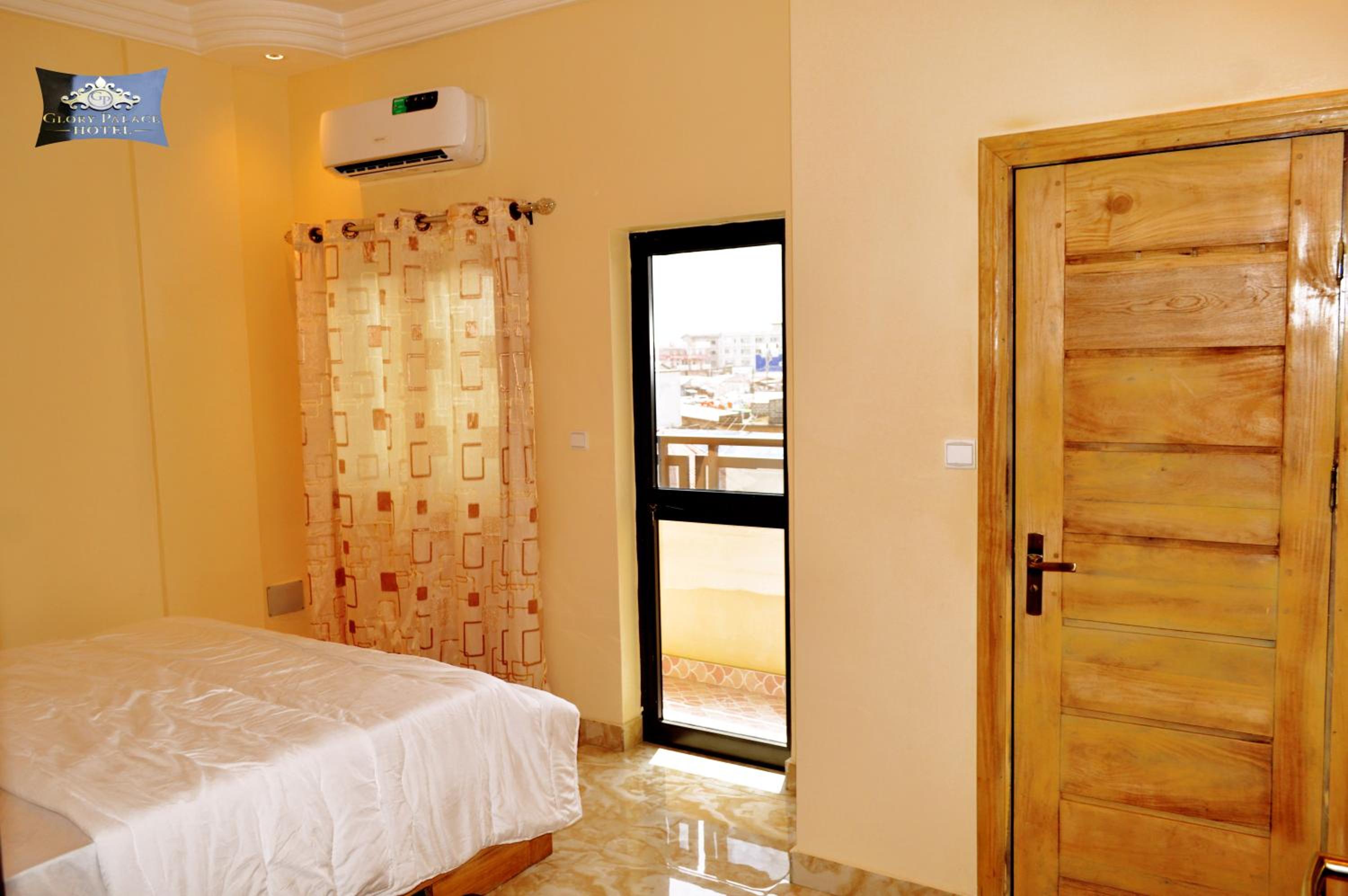 Double Room with Patio photo 3