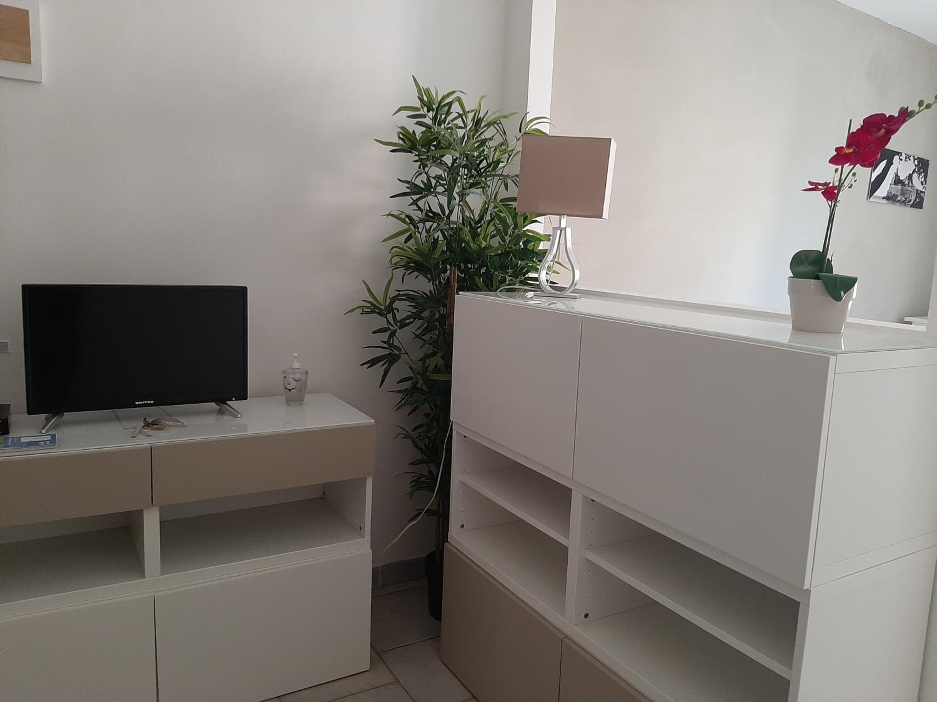 Apartment with Sea View - Photo 2