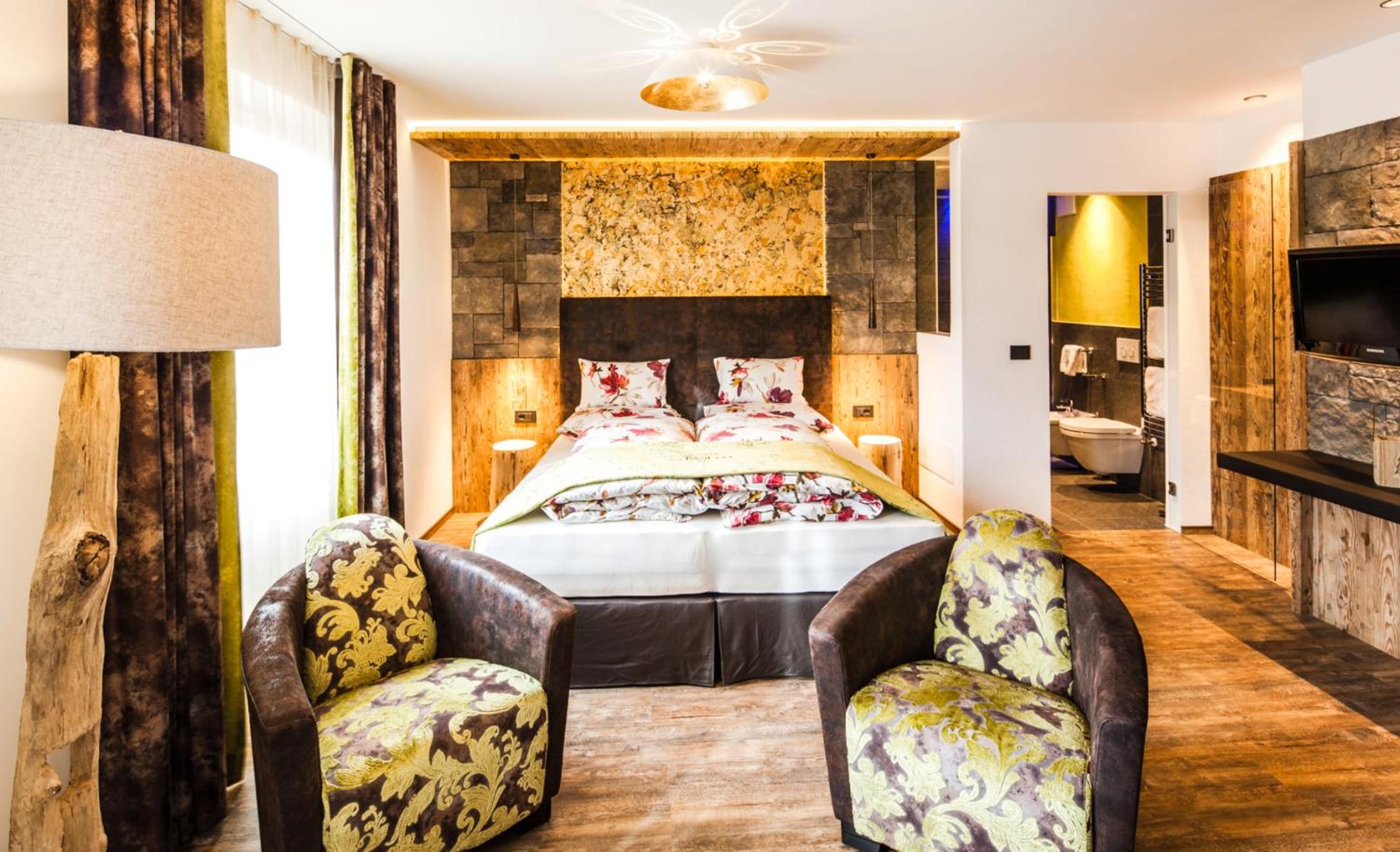 Double Room with Mountain View - Photo 1