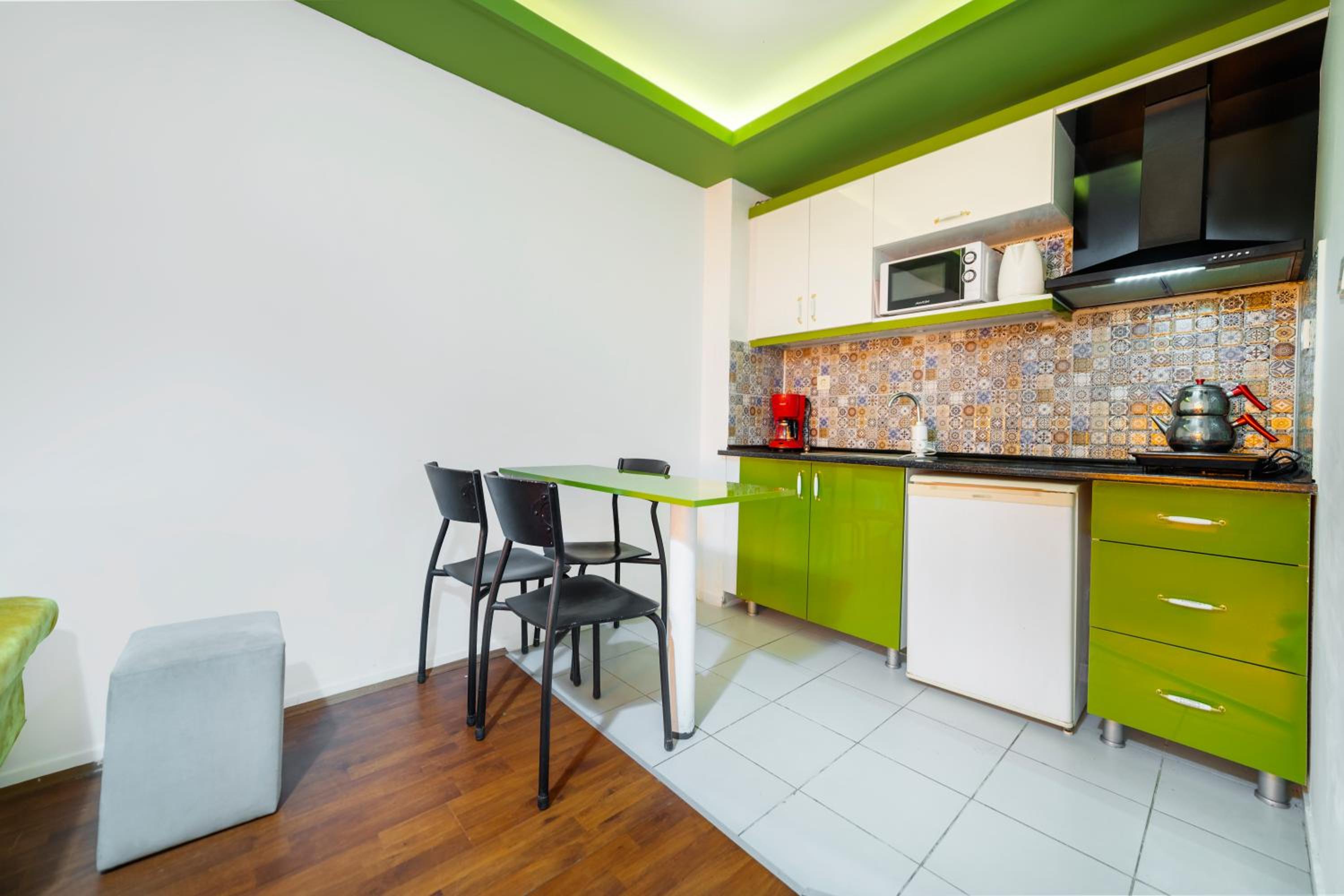 Family Suite with Balcony - Photo 7