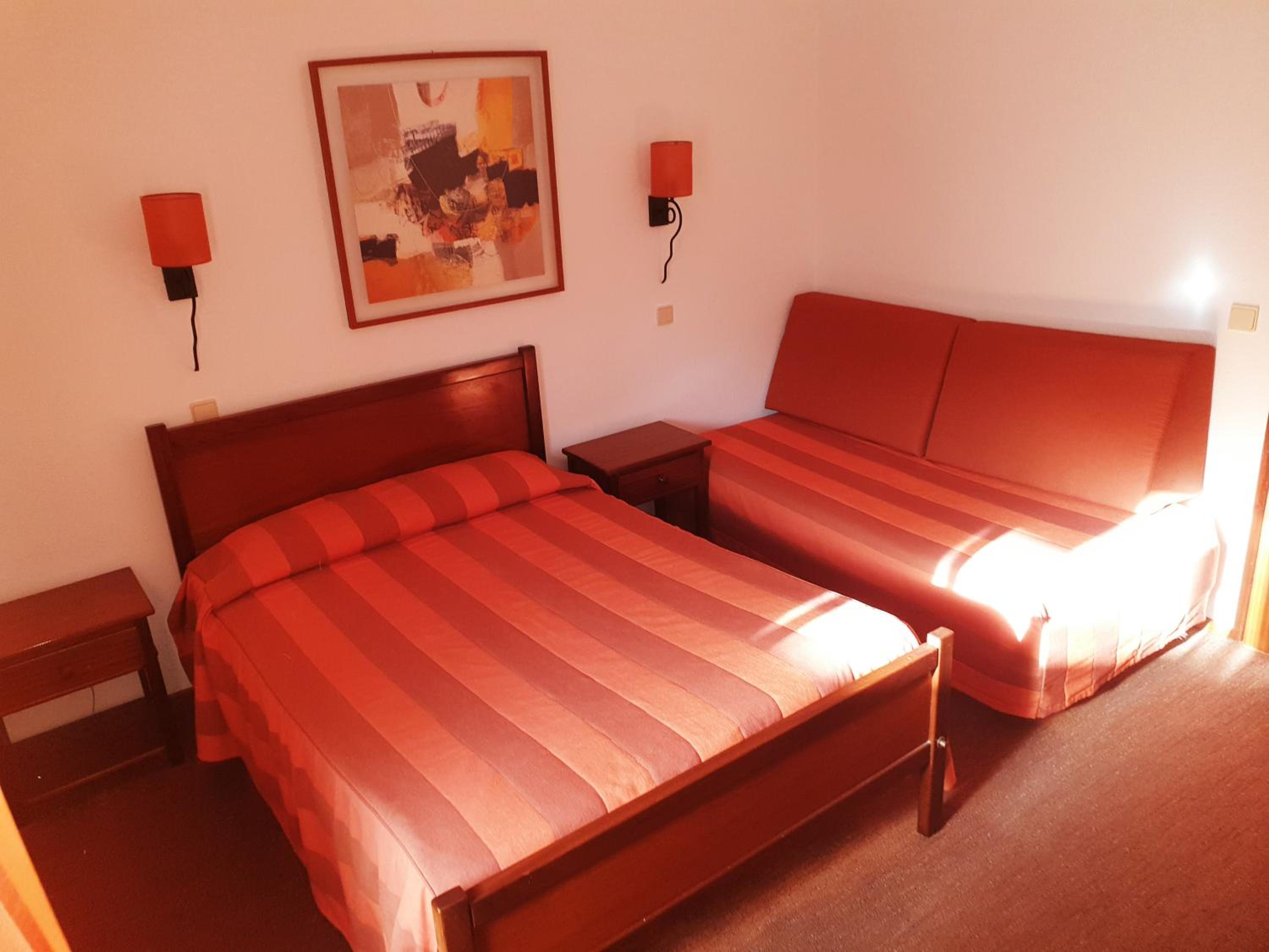 Triple Room with Balcony - Photo 9