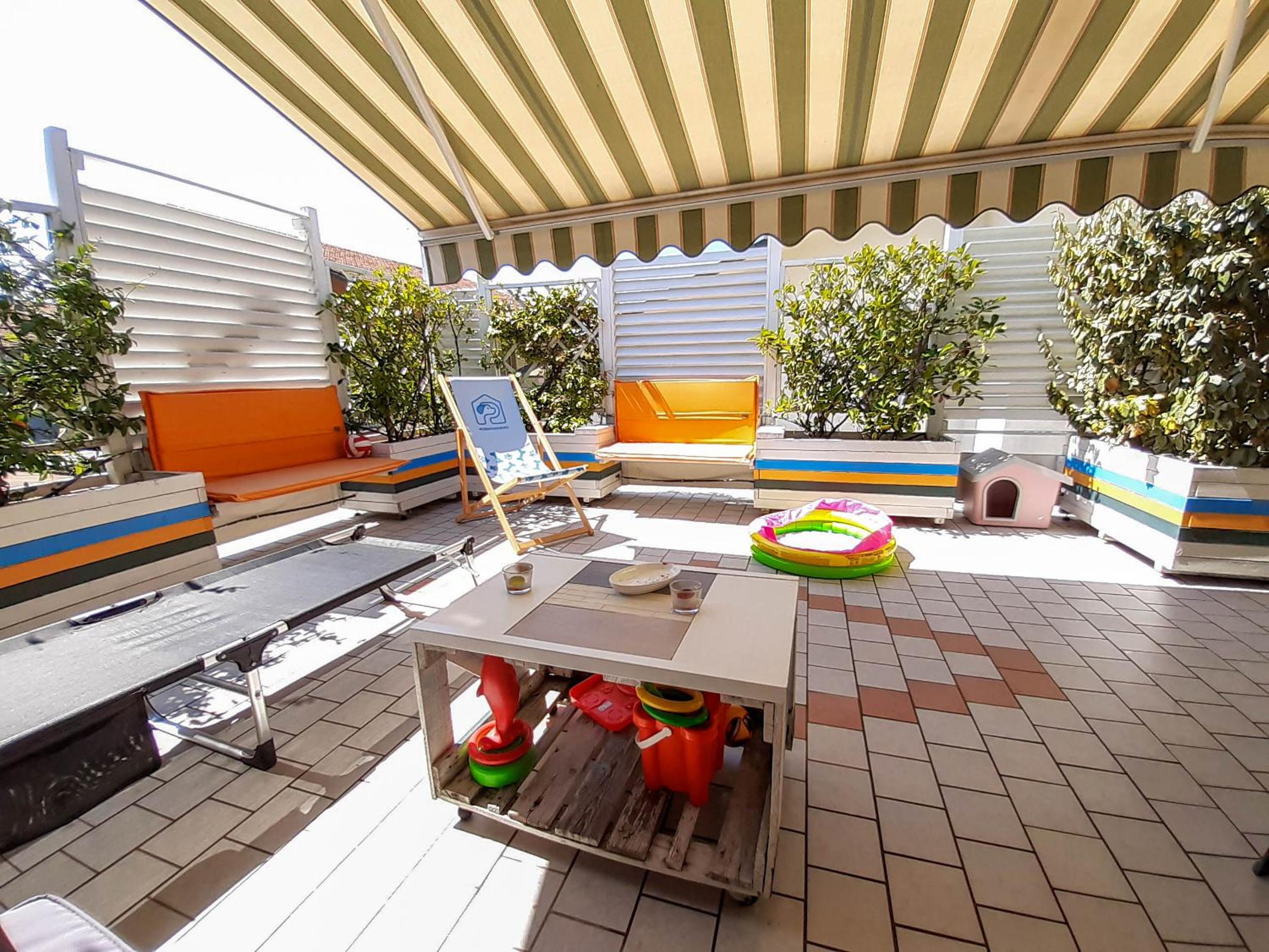 Apartment with Terrace - Photo 53