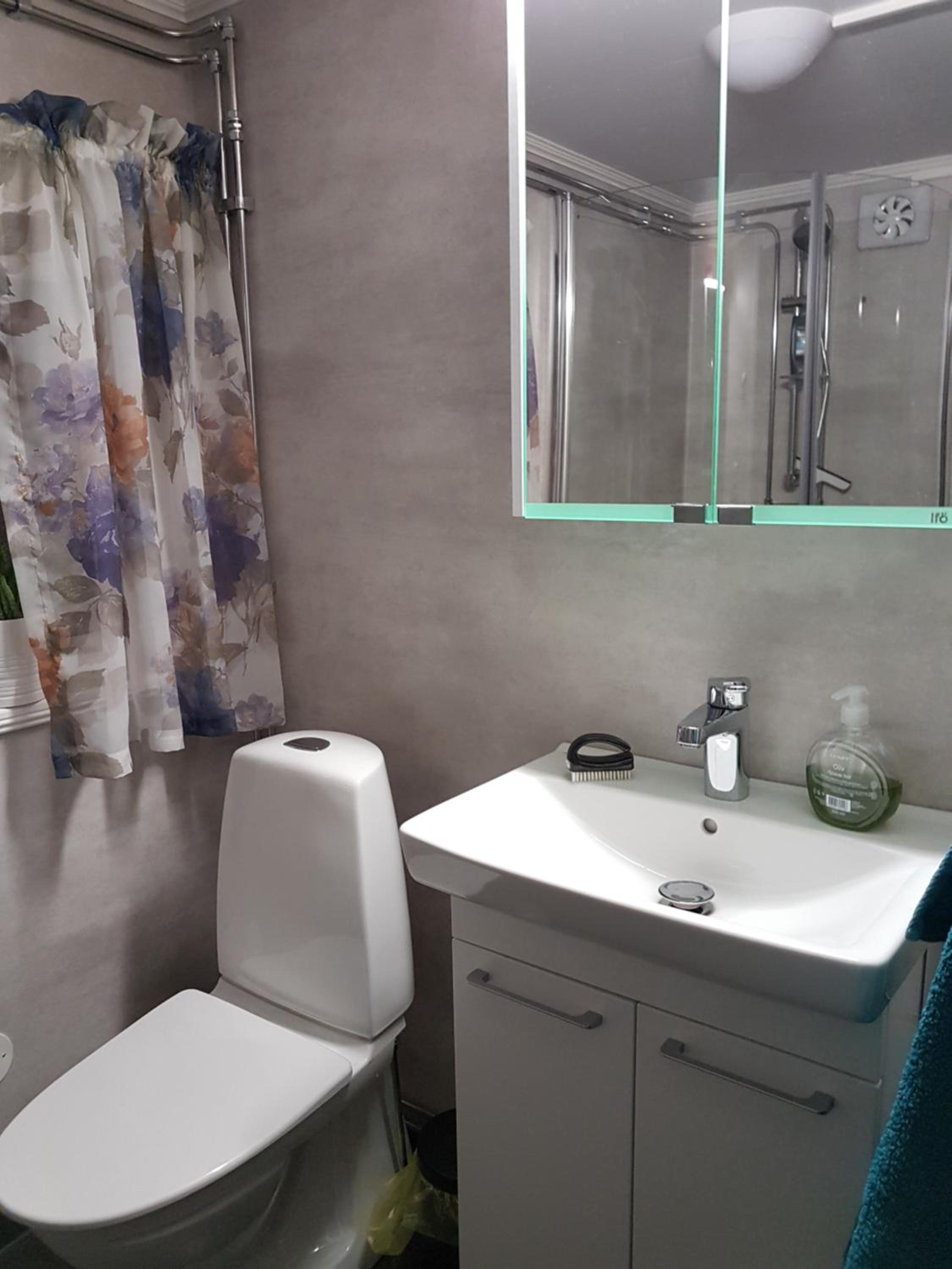 One-Bedroom Apartment - Photo 14