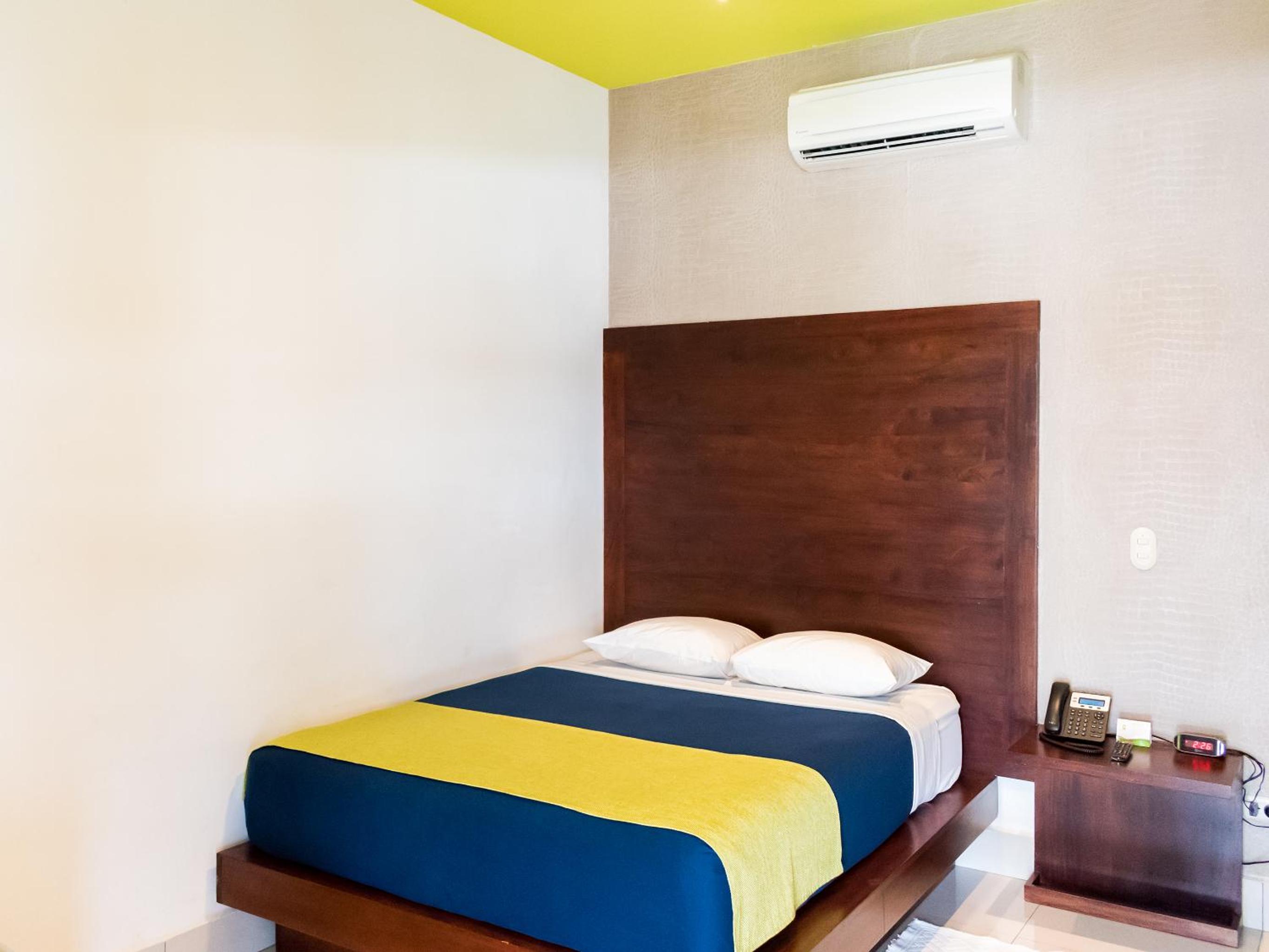 Standard Queen Room
